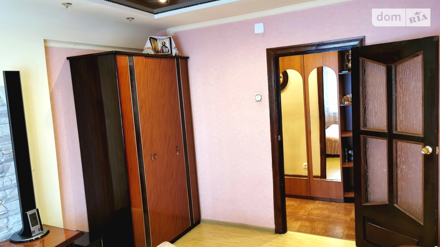 Продается 2-комнатная квартира 63 кв. м в Чернигове