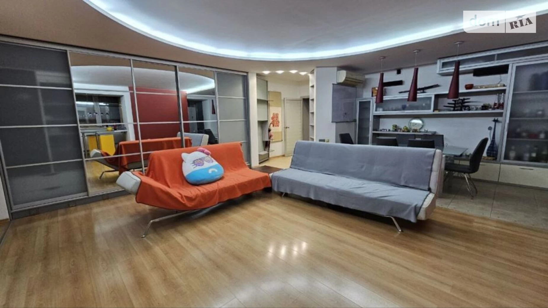 Продается 3-комнатная квартира 100 кв. м в Днепре, ул. Алана Шепарда(Суворова)
