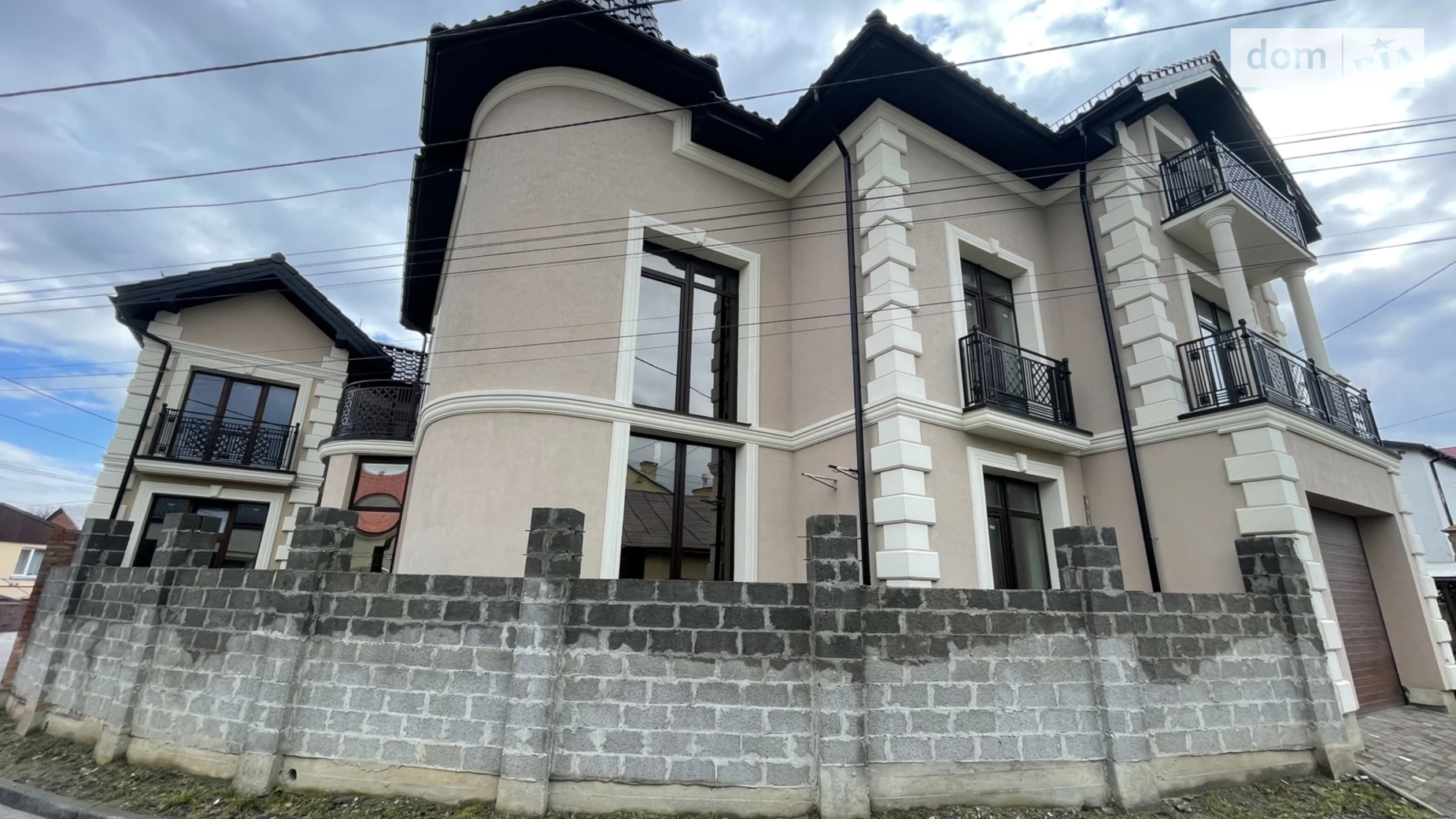 Продается дом на 3 этажа 400 кв. м с верандой, цена: 420000 $ - фото 2