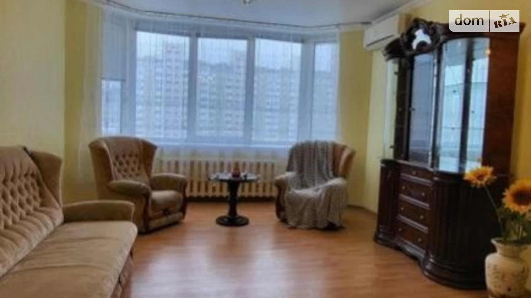 Продается 1-комнатная квартира 52 кв. м в Киеве, ул. Анны Ахматовой, 35А