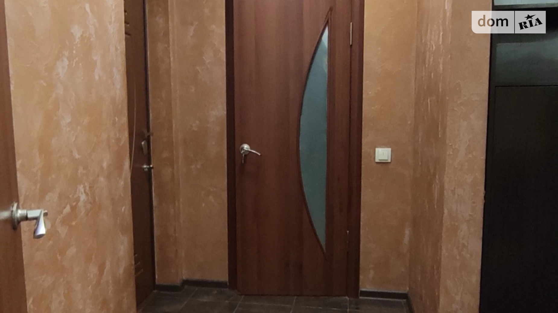 Продается 1-комнатная квартира 42 кв. м в Киеве, ул. Михаила Драй-Хмары, 44