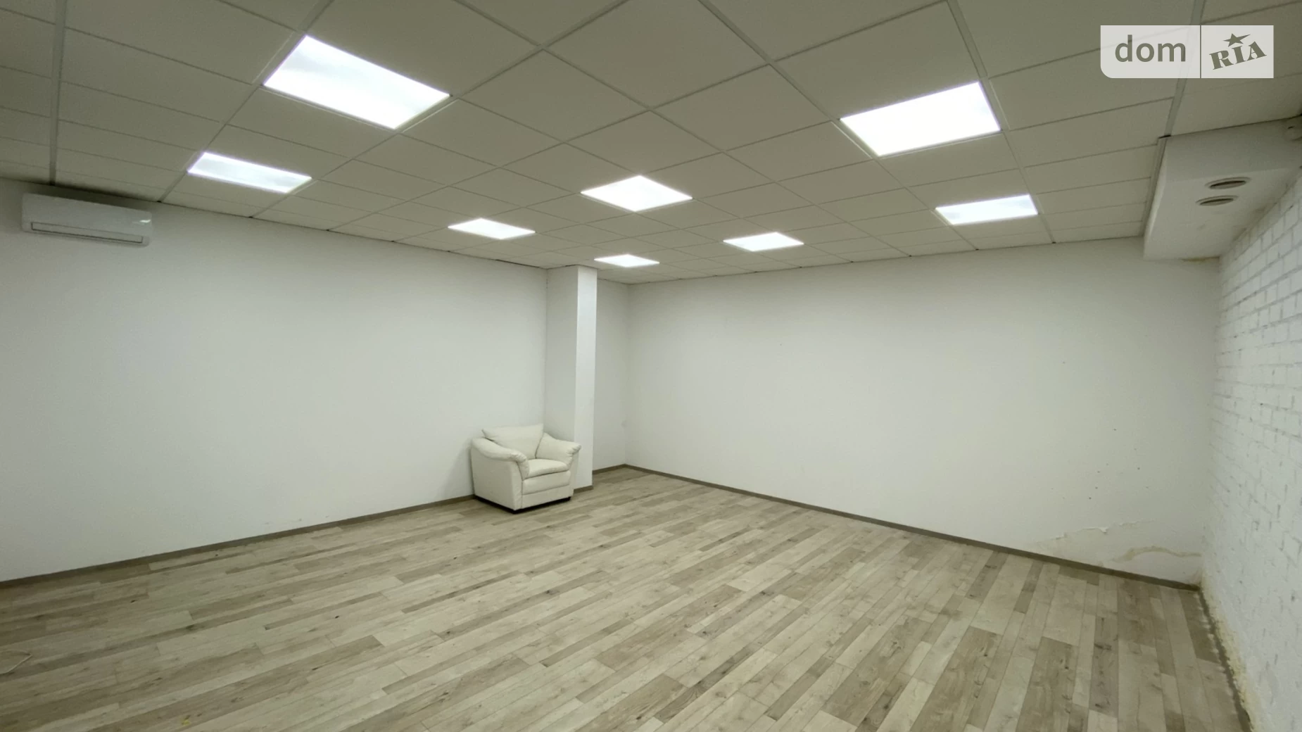 Продается офис 55 кв. м в бизнес-центре, цена: 27000 $ - фото 3
