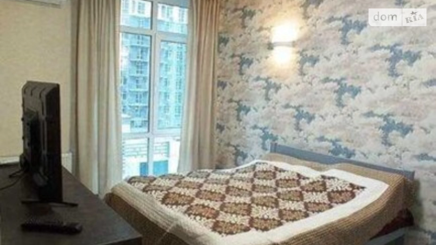 Продается 3-комнатная квартира 72 кв. м в Киеве, ул. Академика Заболотного, 148В