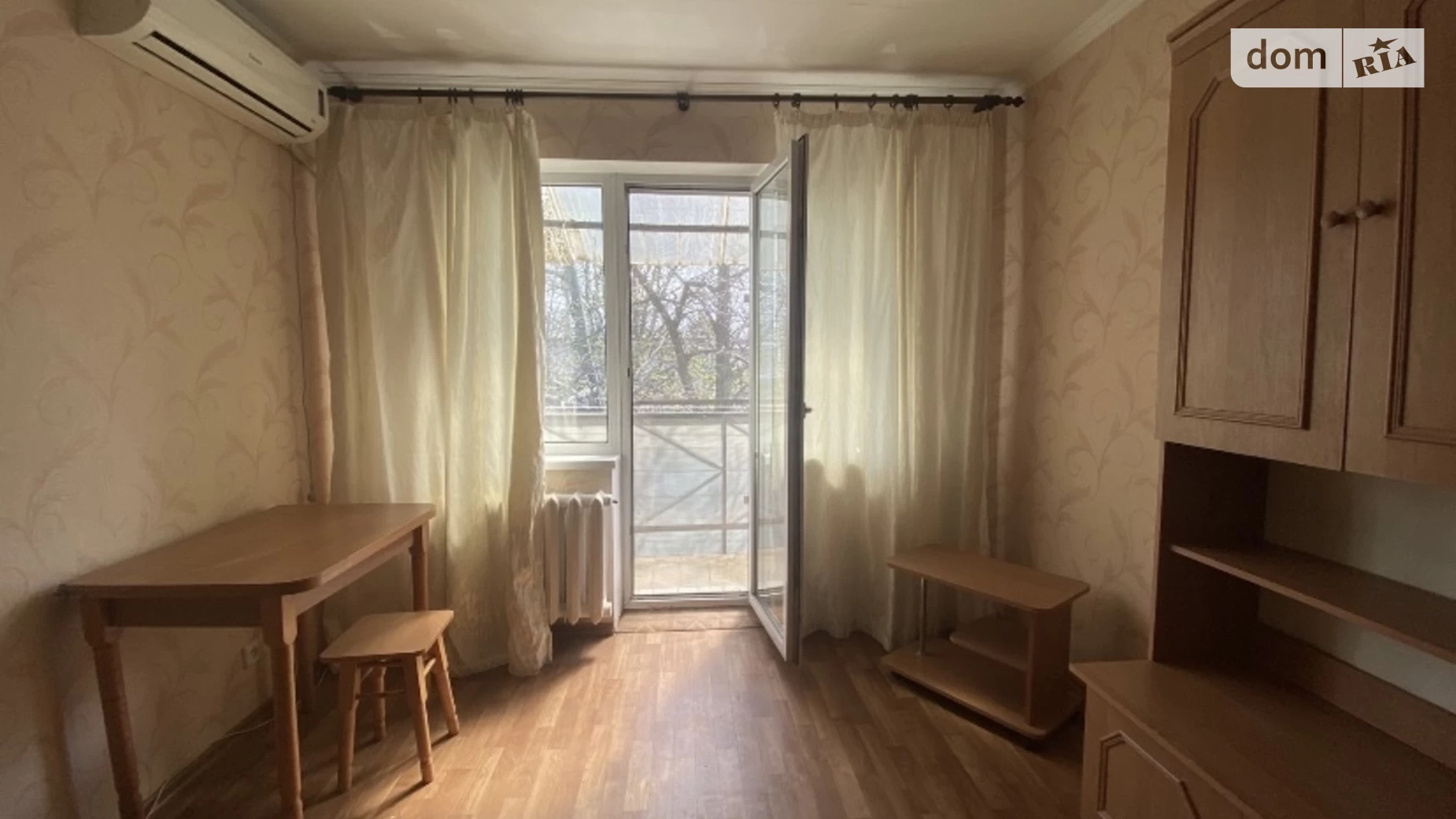 Продається 1-кімнатна квартира 31 кв. м у Одесі, вул. Космонавтів