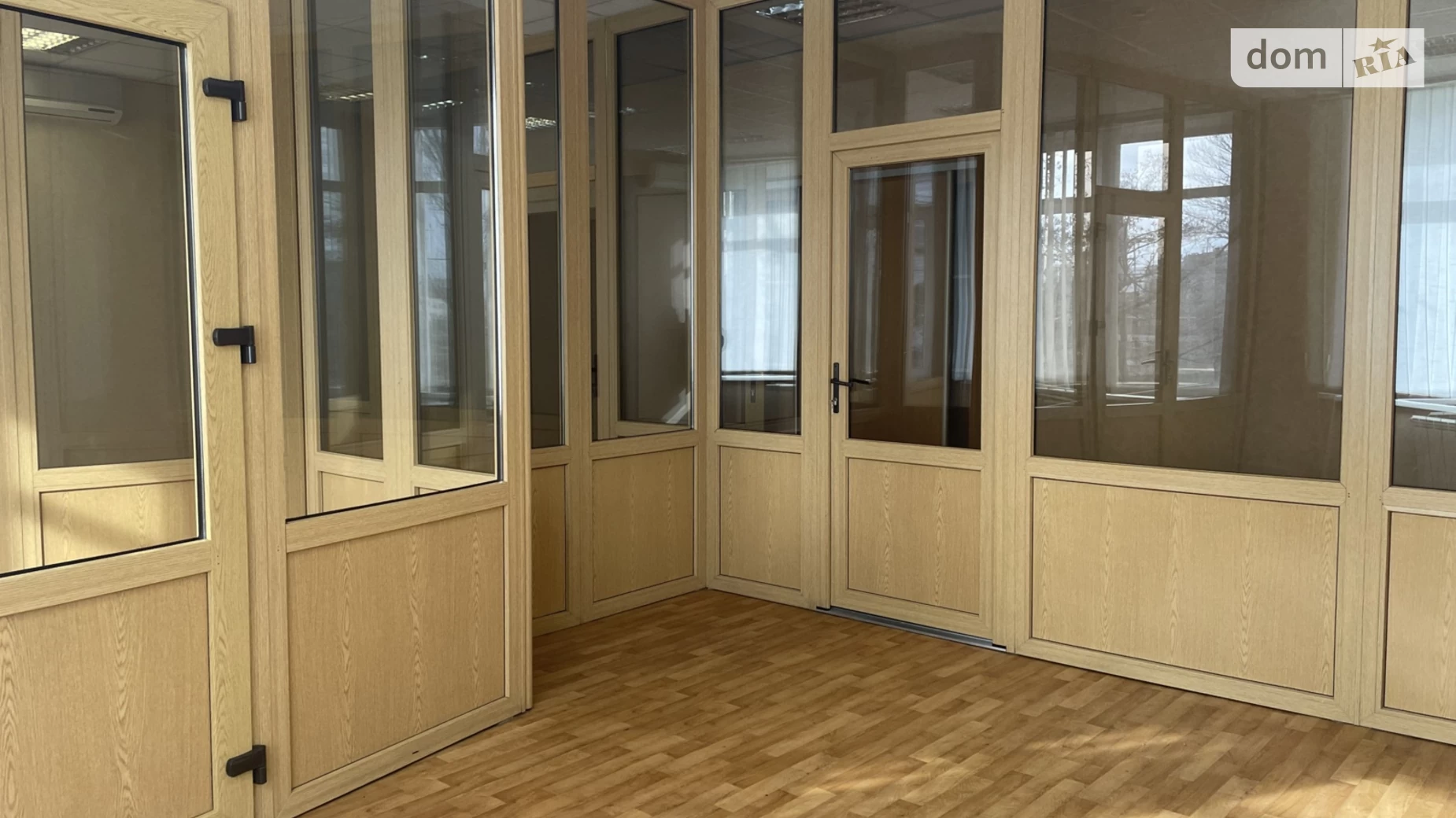 Сдается в аренду офис 61.6 кв. м в бизнес-центре, цена: 28330 грн - фото 5