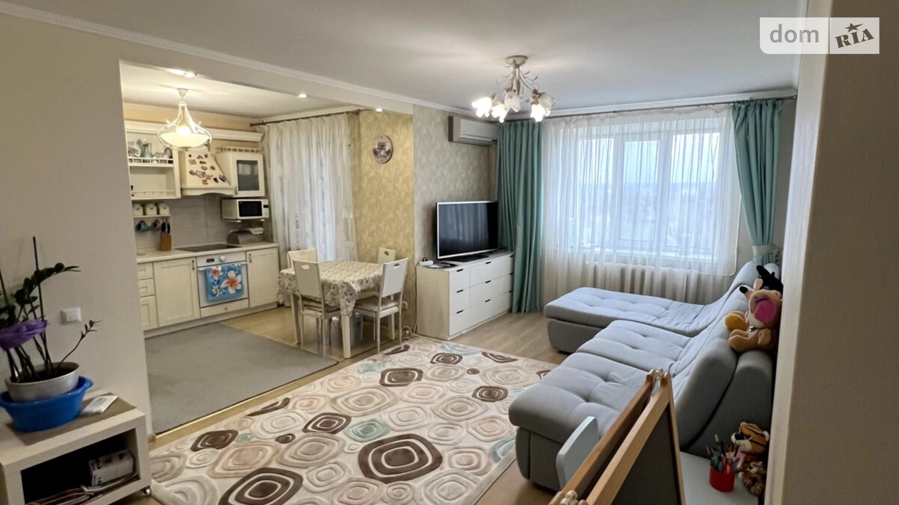 4-комнатная квартира 90 кв. м в Запорожье