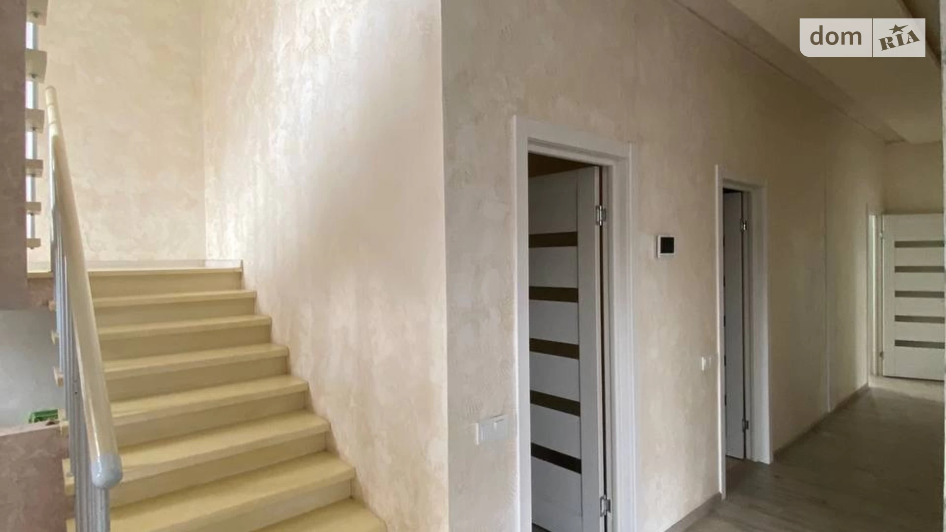Продается дом на 2 этажа 190 кв. м с подвалом, цена: 220000 $ - фото 2