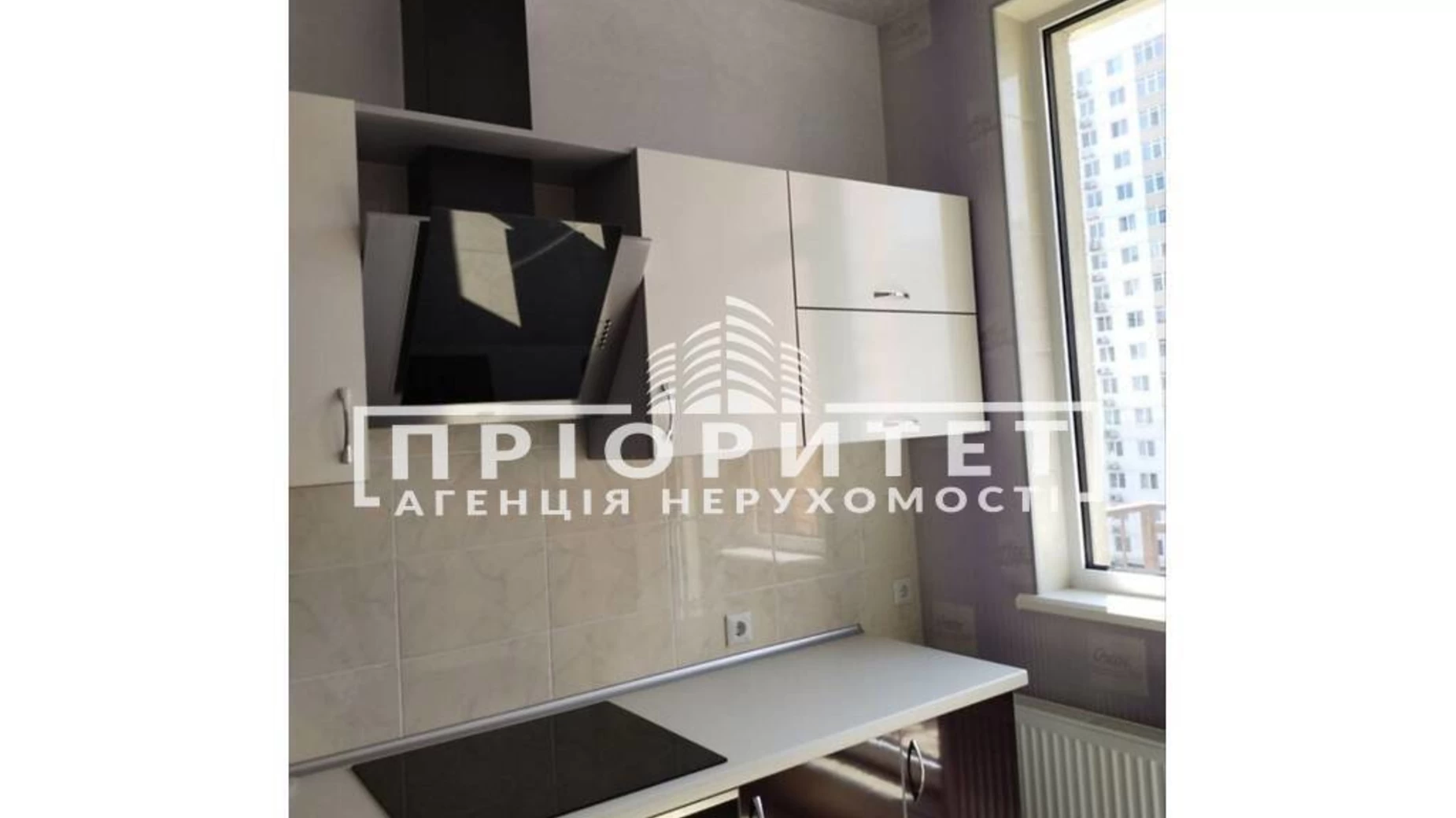 Продається 1-кімнатна квартира 41 кв. м у Одесі, вул. Перлинна