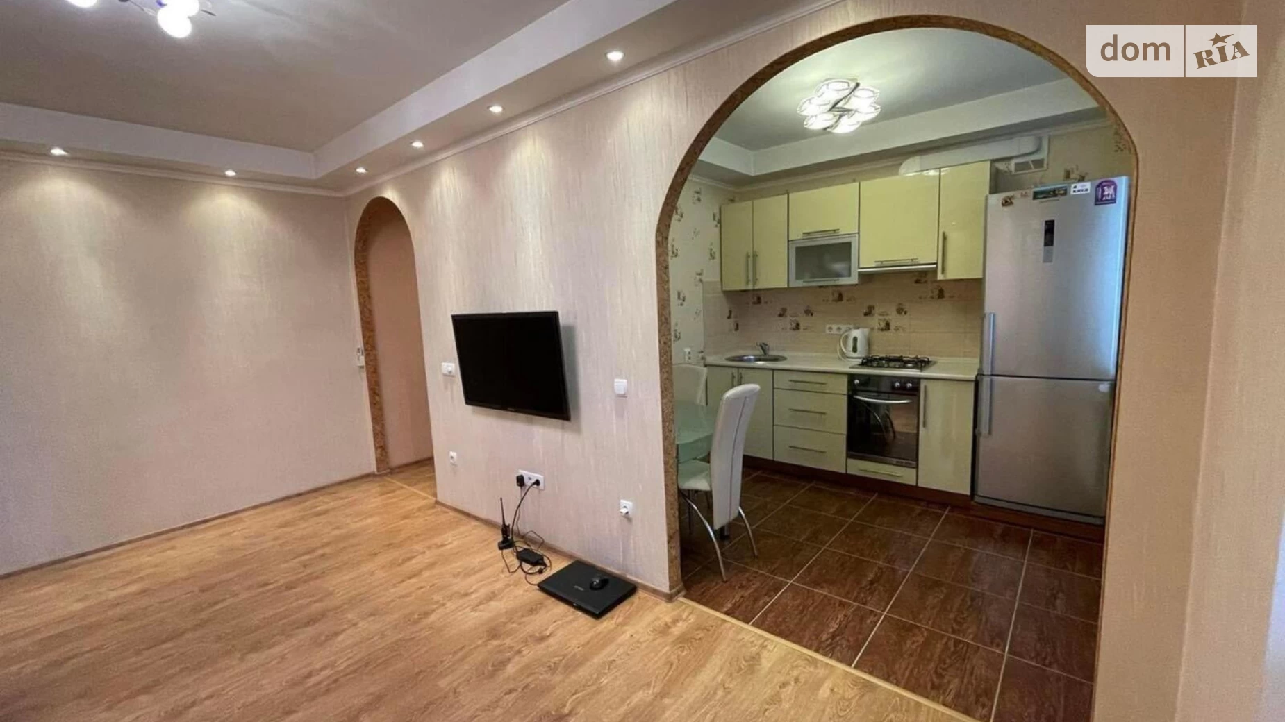 Продается 2-комнатная квартира 40 кв. м в Киеве, ул. Ушинского, 5К корпус 1 - фото 3