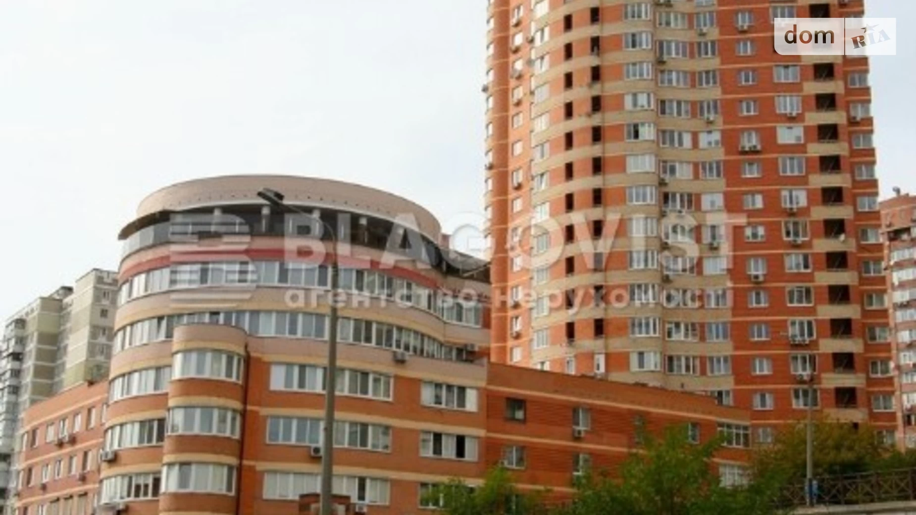 Продается 3-комнатная квартира 122 кв. м в Киеве, ул. Срибнокильская, 12