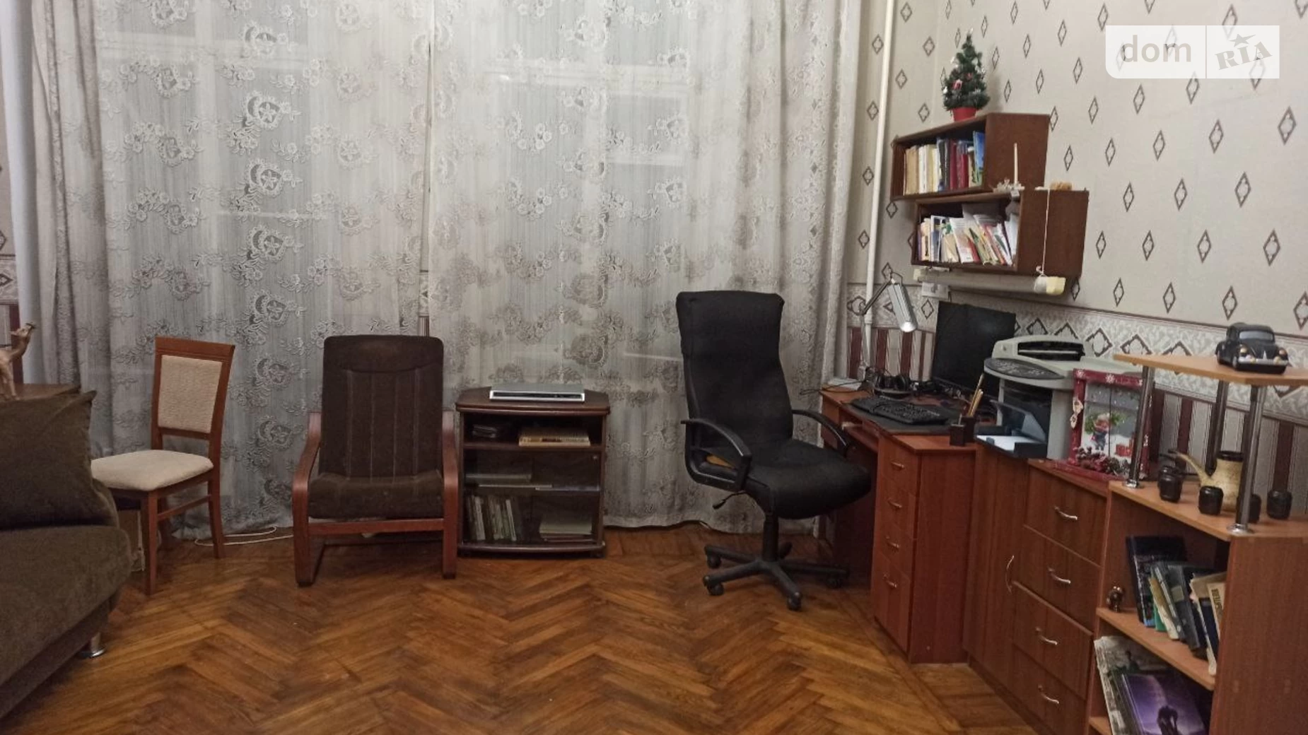 Продается 4-комнатная квартира 129 кв. м в Одессе, ул. Новосельского