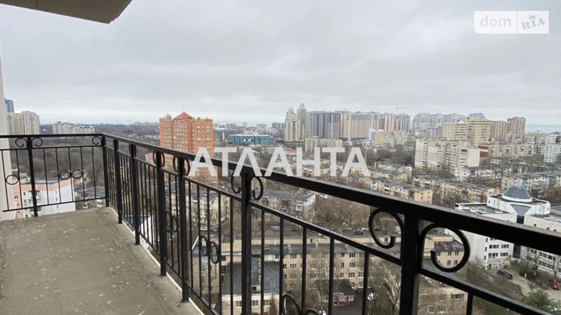 Продается 3-комнатная квартира 109 кв. м в Одессе, пер. Тополевый