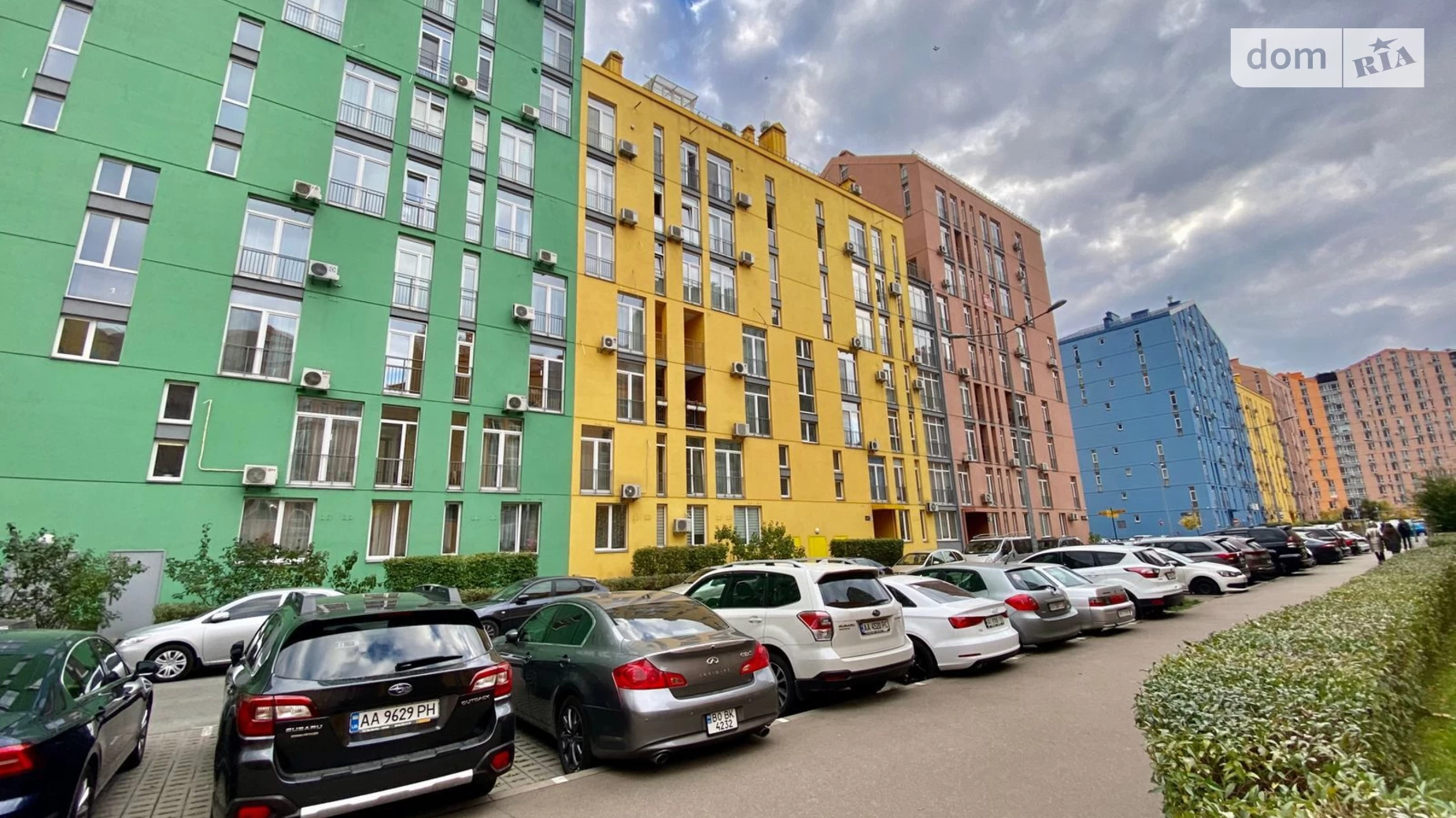 Продается 3-комнатная квартира 100 кв. м в Киеве, ул. Регенераторная, 4 корпус 7