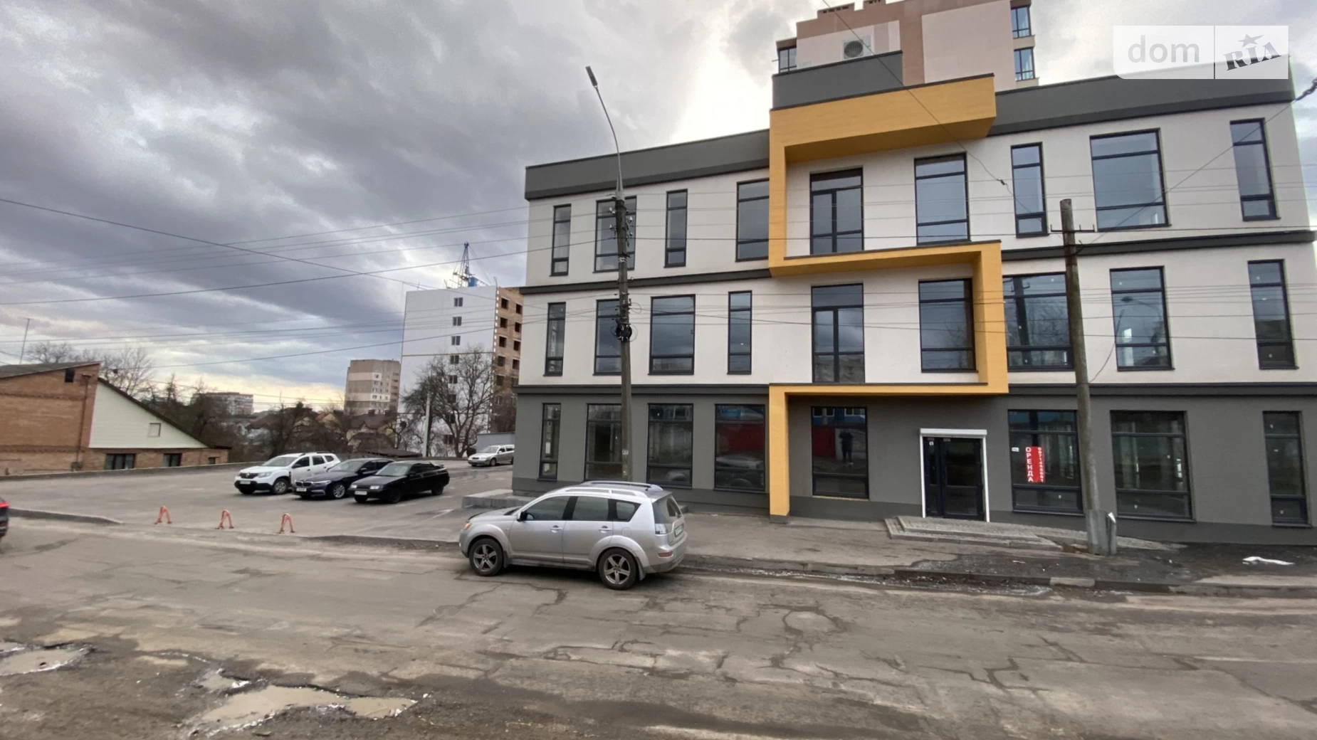 Сдается в аренду офис 700 кв. м в бизнес-центре, цена: 246000 грн - фото 3