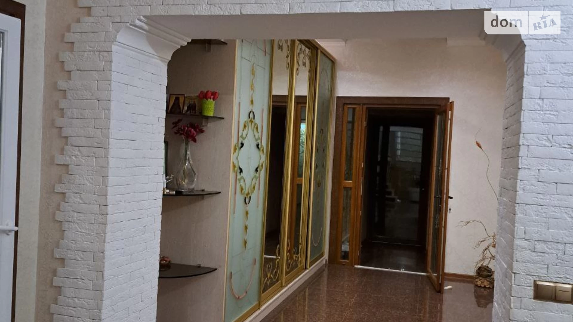 Продается дом на 2 этажа 240 кв. м с камином, ул. Федора Горбунова(Советская)