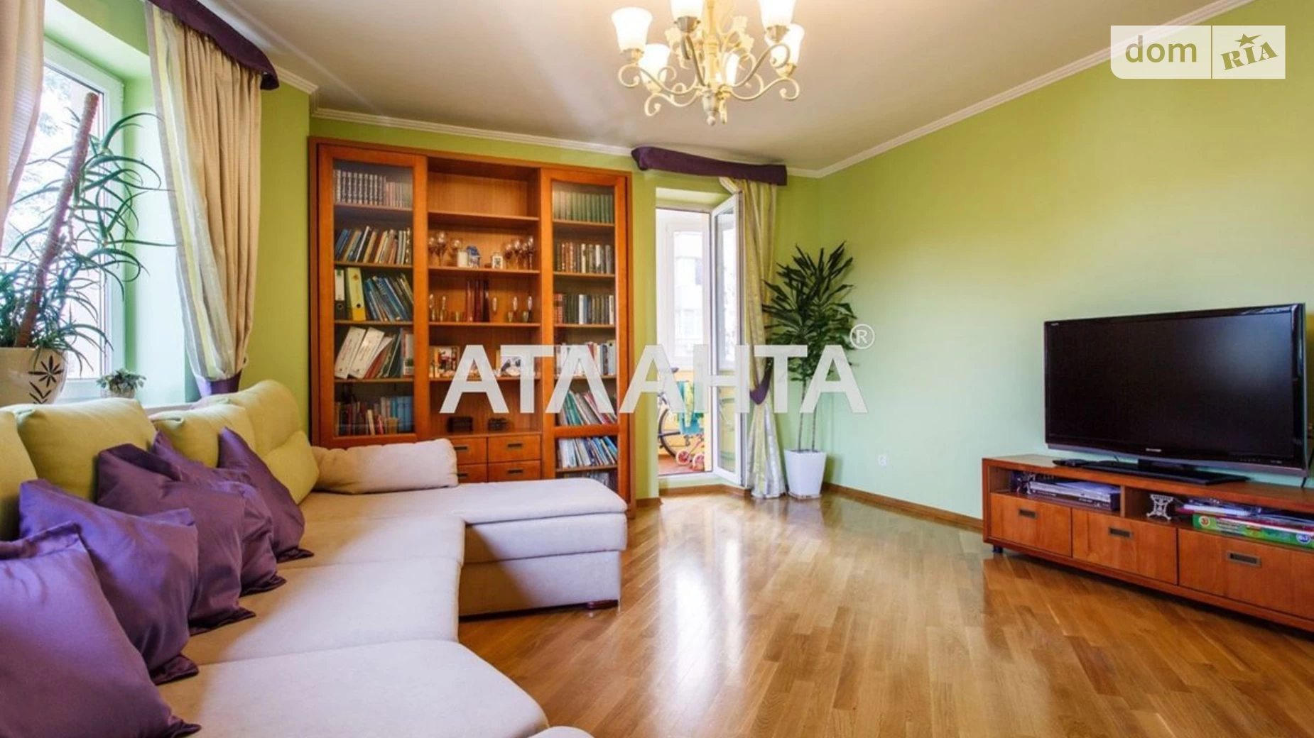 Продається 3-кімнатна квартира 130 кв. м у Одесі, вул. Авдєєва-Чорноморського, 2Б