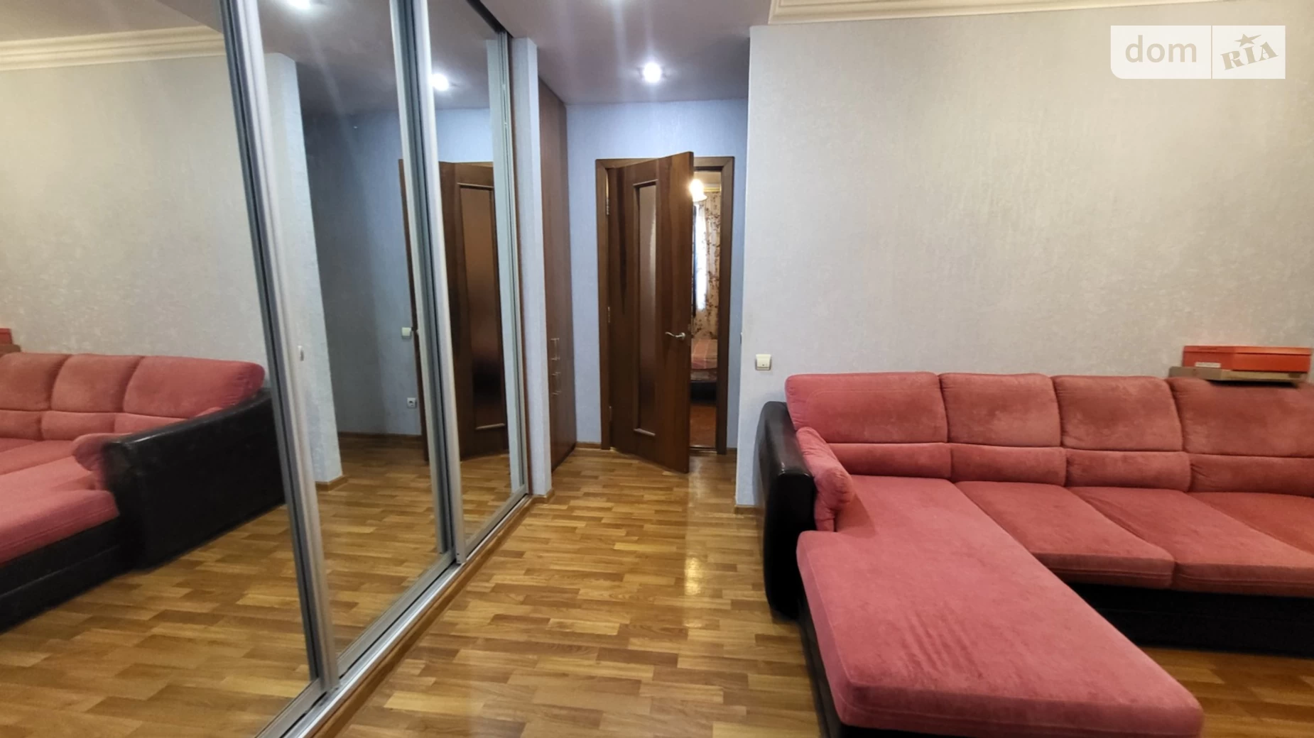 Продається 3-кімнатна квартира 62 кв. м у Миколаєві, вул. Космонавтів