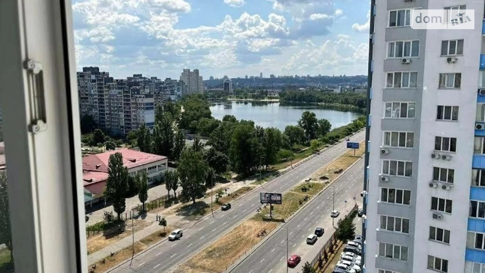 Продається 2-кімнатна квартира 63 кв. м у Києві, просп. Оболонський, 1