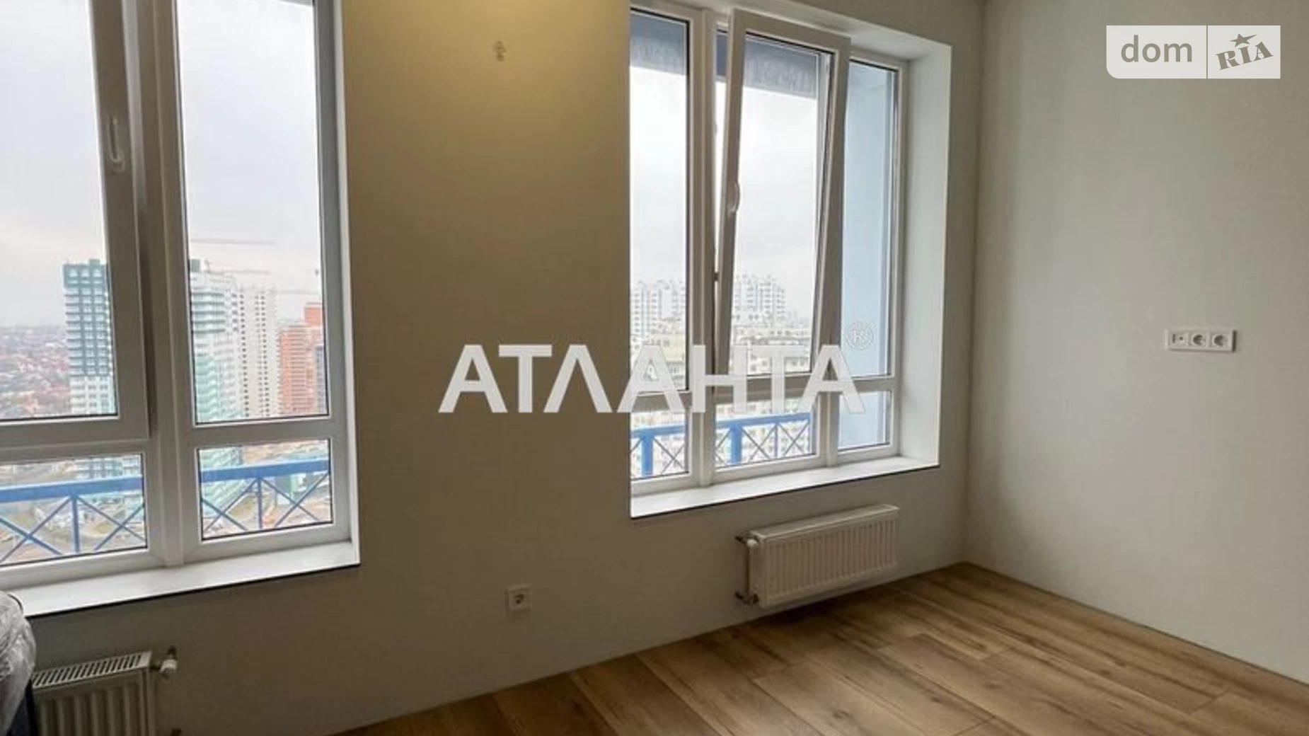 Продается 1-комнатная квартира 52 кв. м в Одессе, ул. Толбухина, 135Г