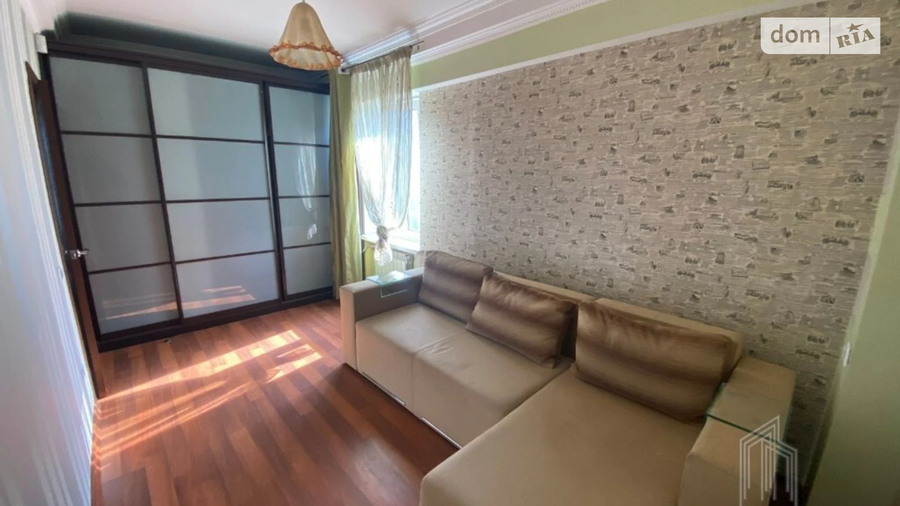 Продается 2-комнатная квартира 43 кв. м в Киеве, ул. Михаила Бойчука, 6А