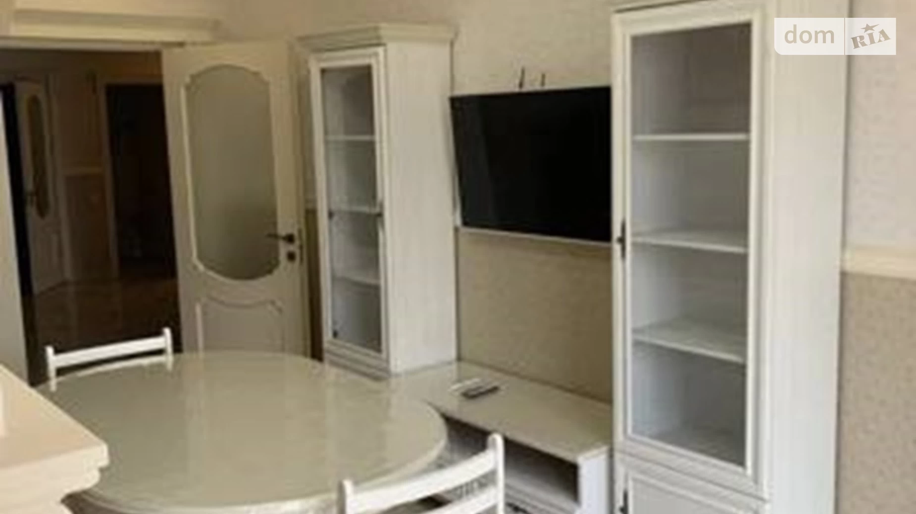 Продается 2-комнатная квартира 77 кв. м в Одессе, ул. Вице-адмирала Азарова, 6