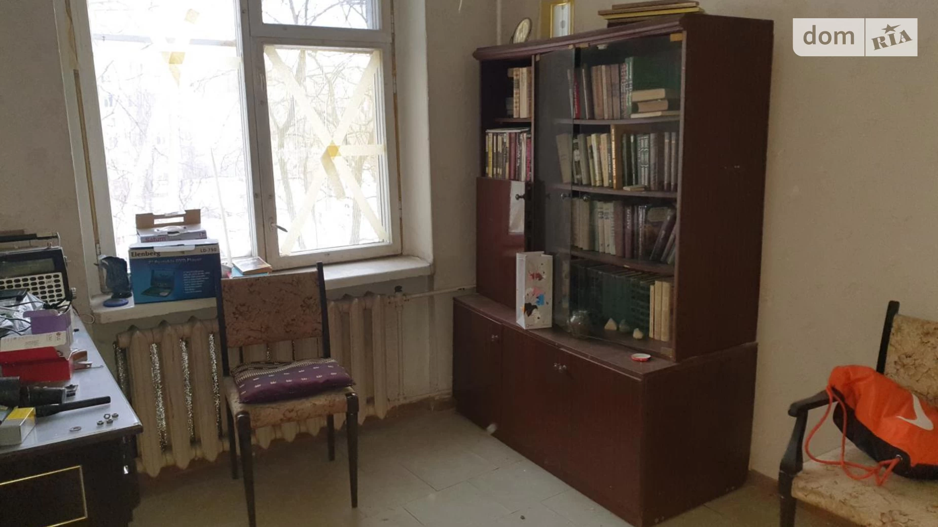 Продается 3-комнатная квартира 65 кв. м в Днепре, ул. Космонавтов