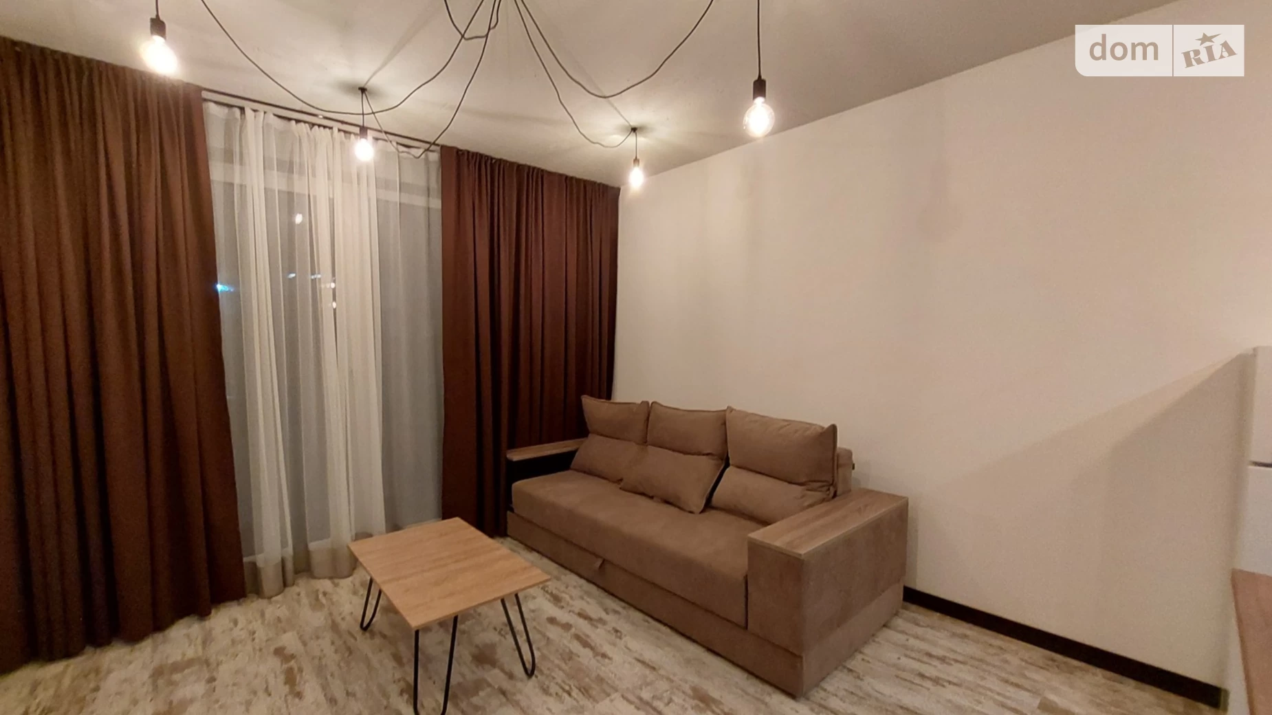 Продается 1-комнатная квартира 39 кв. м в Ужгороде