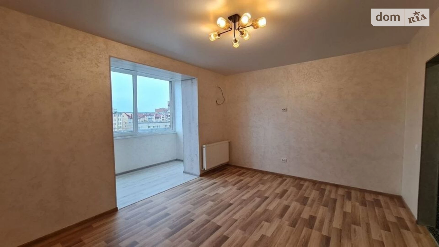 Продается 2-комнатная квартира 70.6 кв. м в Ивано-Франковске