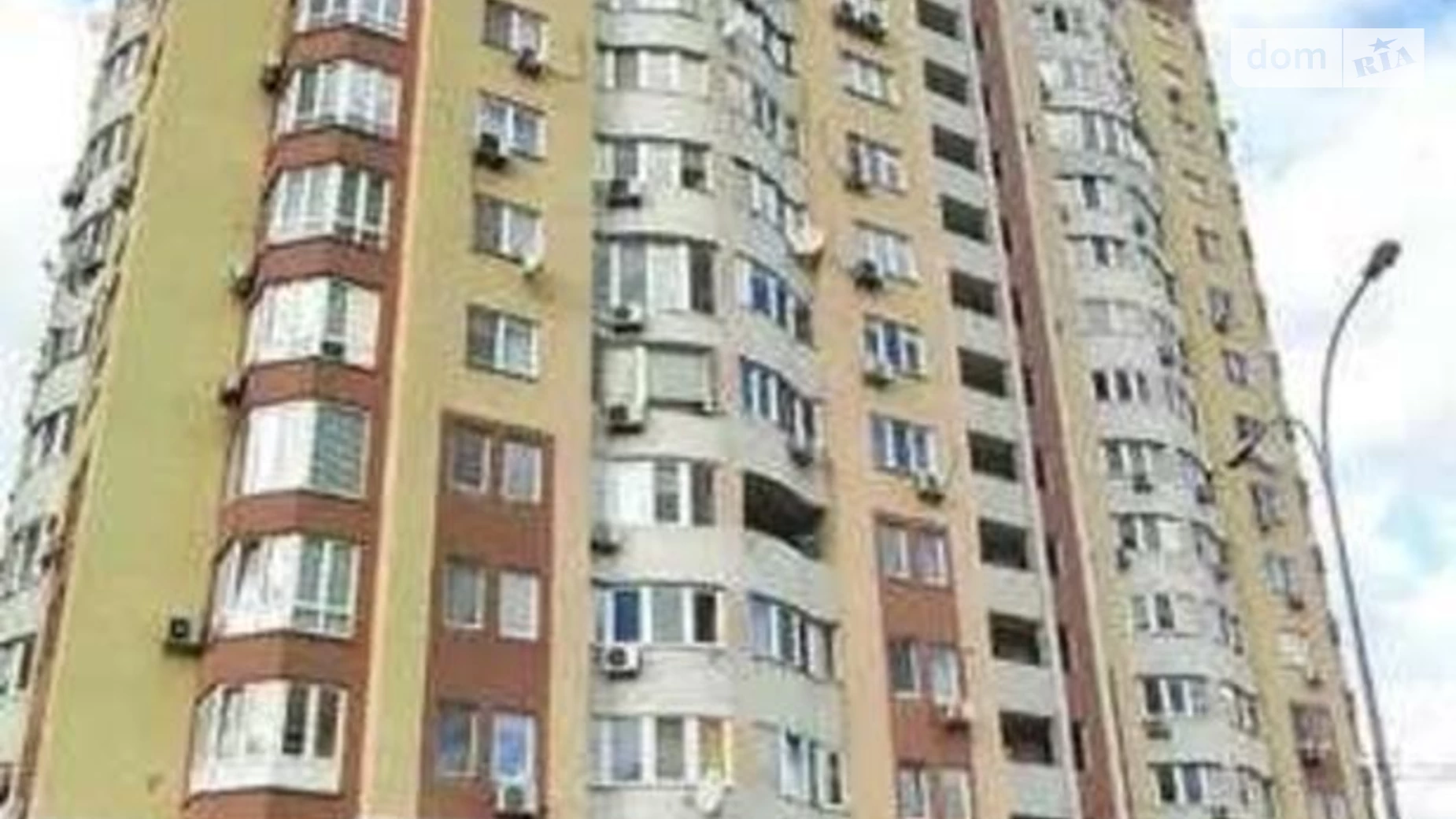 Продається 2-кімнатна квартира 86 кв. м у Києві, просп. Науки, 69