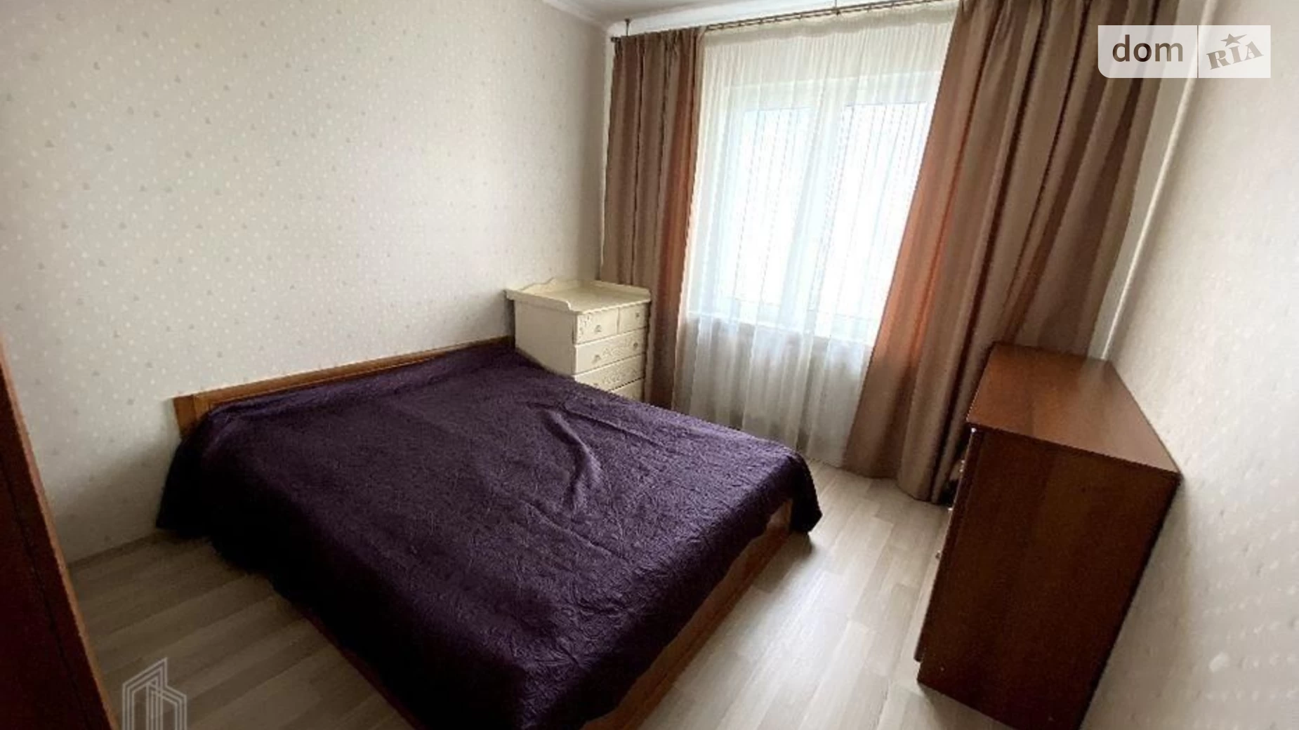 Продается 3-комнатная квартира 94 кв. м в Киеве, ул. Драгоманова, 1Е
