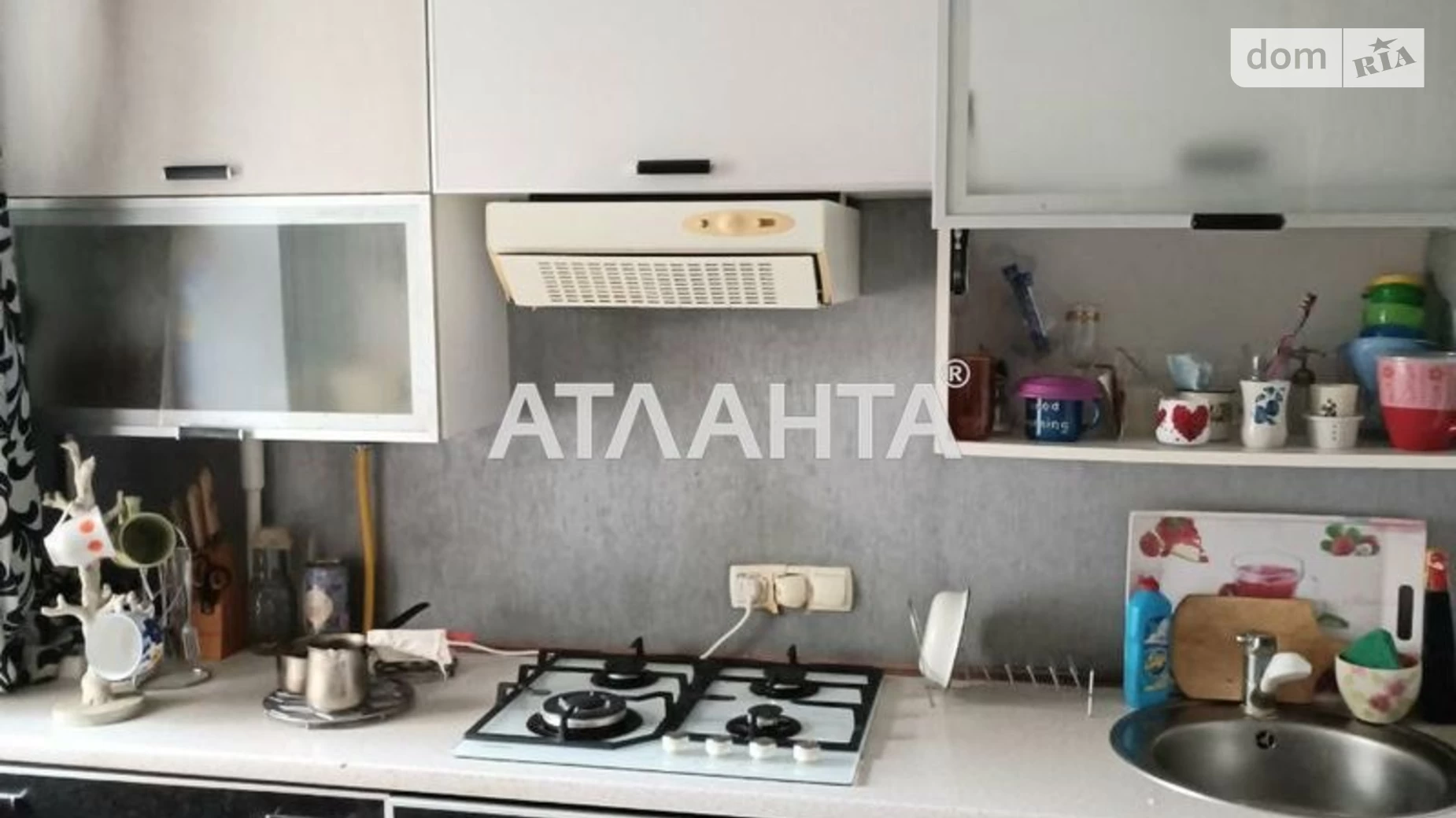 Продается 2-комнатная квартира 51.8 кв. м в Одессе, ул. Героев Крут