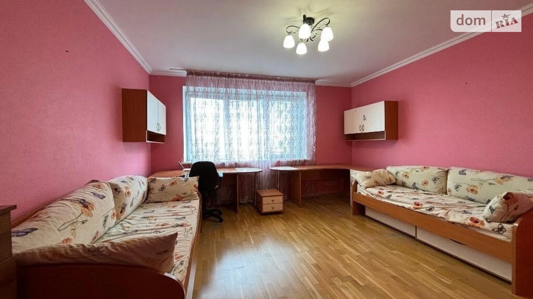 Продается 3-комнатная квартира 112 кв. м в Киеве, ул. Композитора Мейтуса, 4А