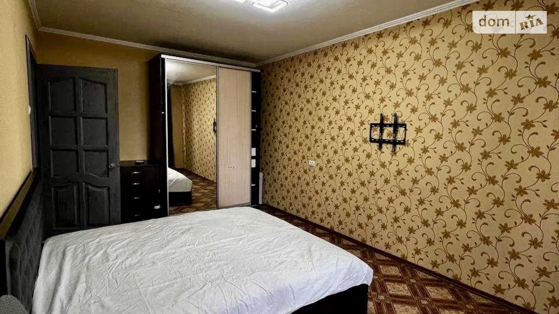 Продается 2-комнатная квартира 54 кв. м в Белой Церкви, ул. Митрофанова