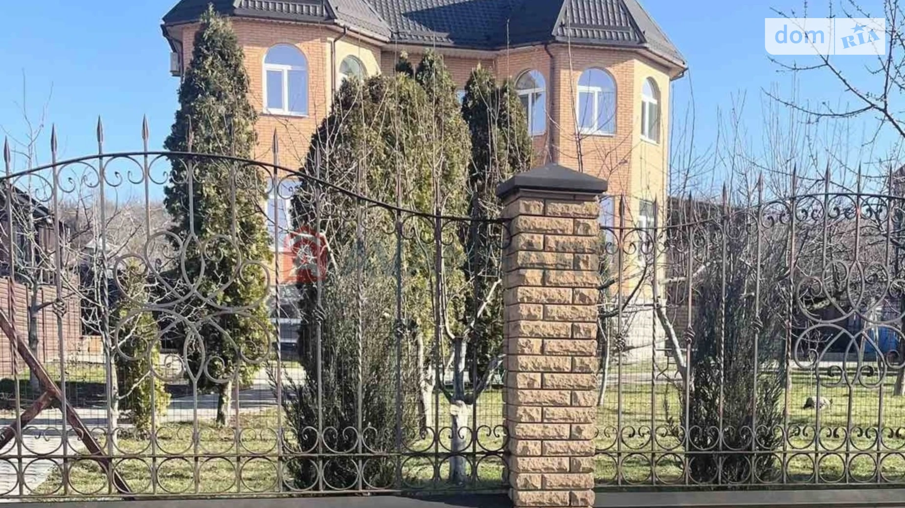 Продается дом на 2 этажа 472.2 кв. м с гаражом, цена: 379900 $ - фото 2