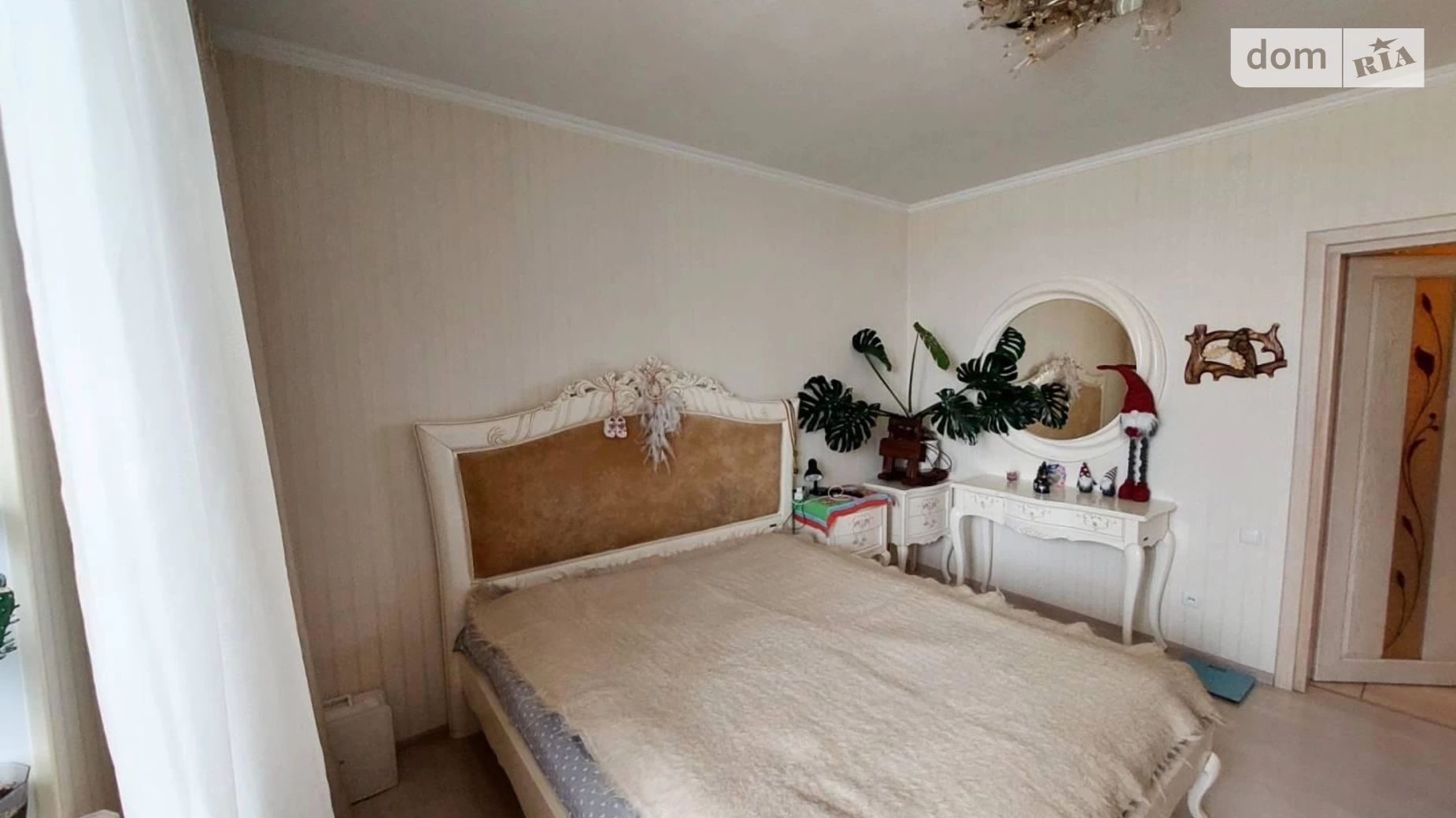 Продается 3-комнатная квартира 86 кв. м в Одессе, ул. Владимира Высоцкого