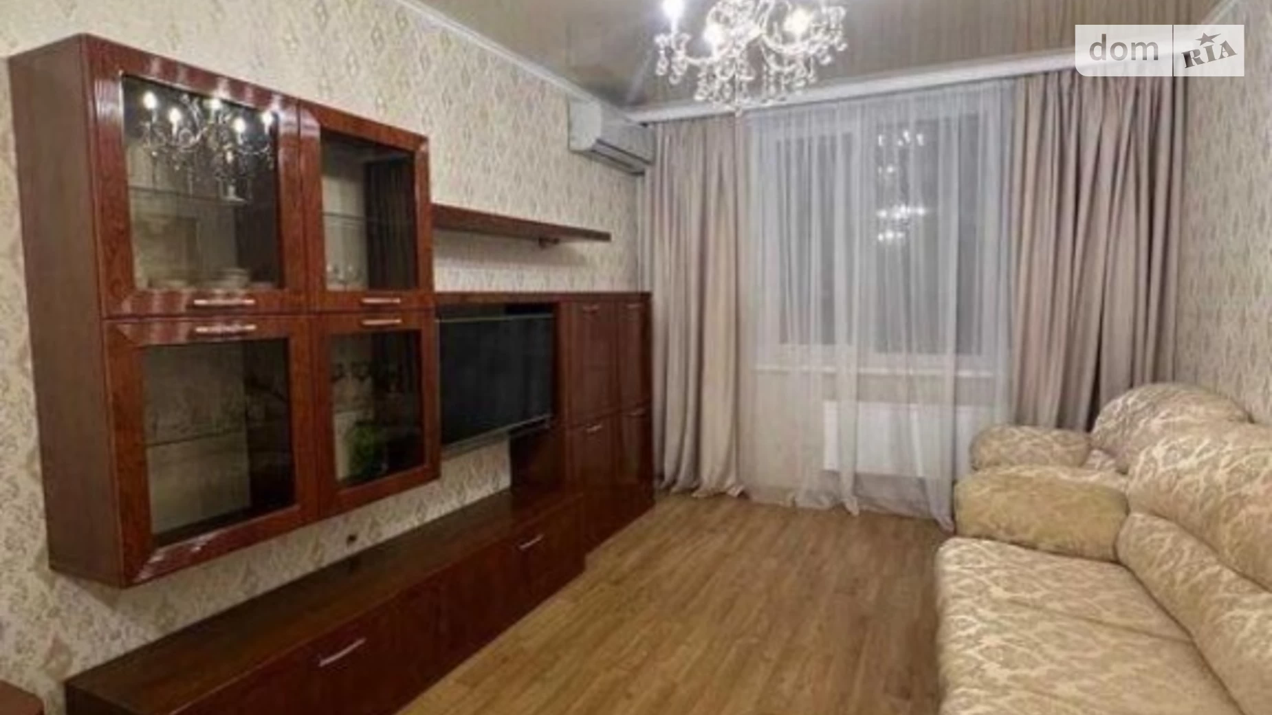 Продается 3-комнатная квартира 57.4 кв. м в Киеве, ул. Вышгородская, 45А/2