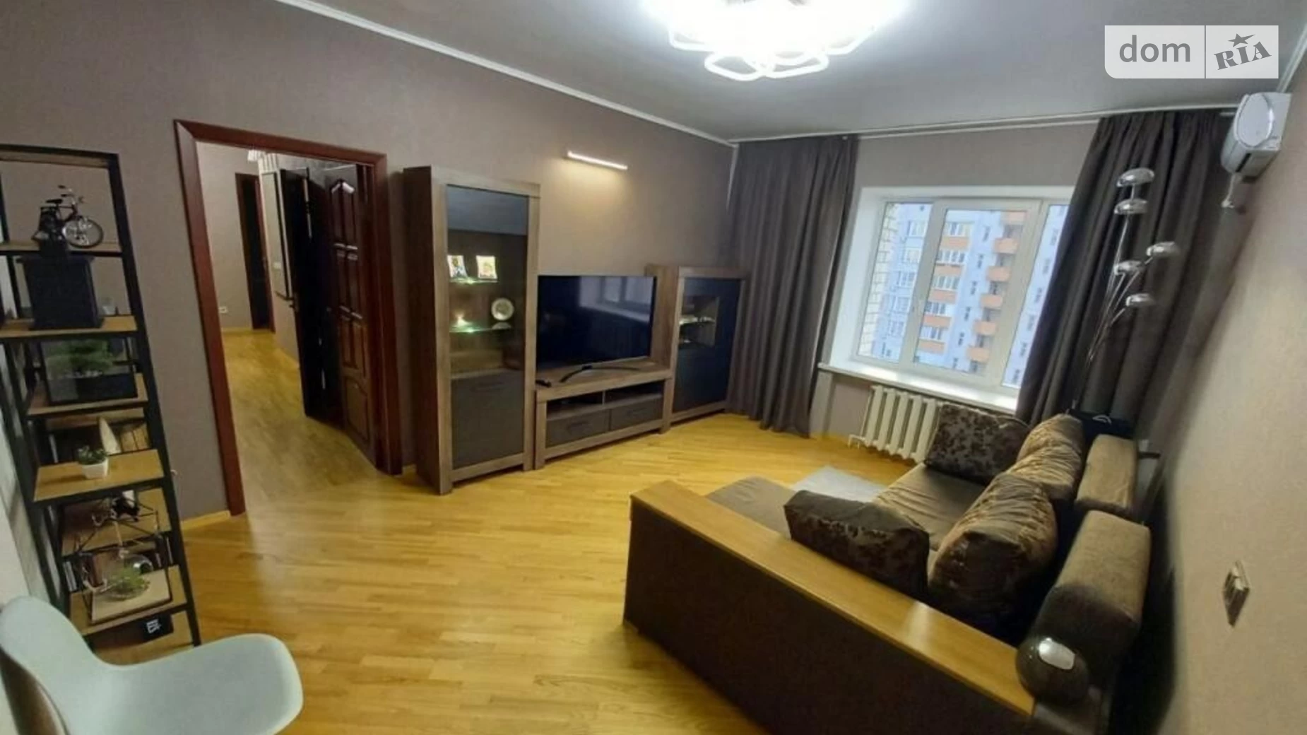 Продається 2-кімнатна квартира 65 кв. м у Києві, вул. Ахматової Анни, 35Б