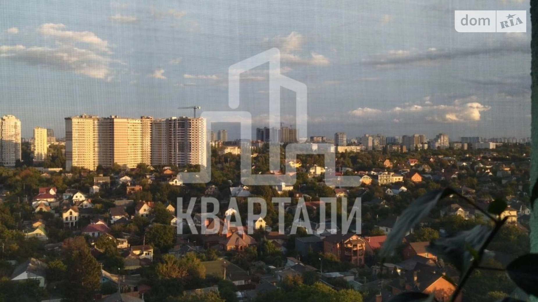 Продается 1-комнатная квартира 42.8 кв. м в Киеве, просп. Отрадный, 2