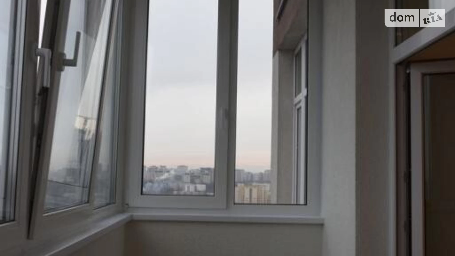 Продается 3-комнатная квартира 122 кв. м в Киеве, ул. Рея Бредбери(Володи Дубинина), 2