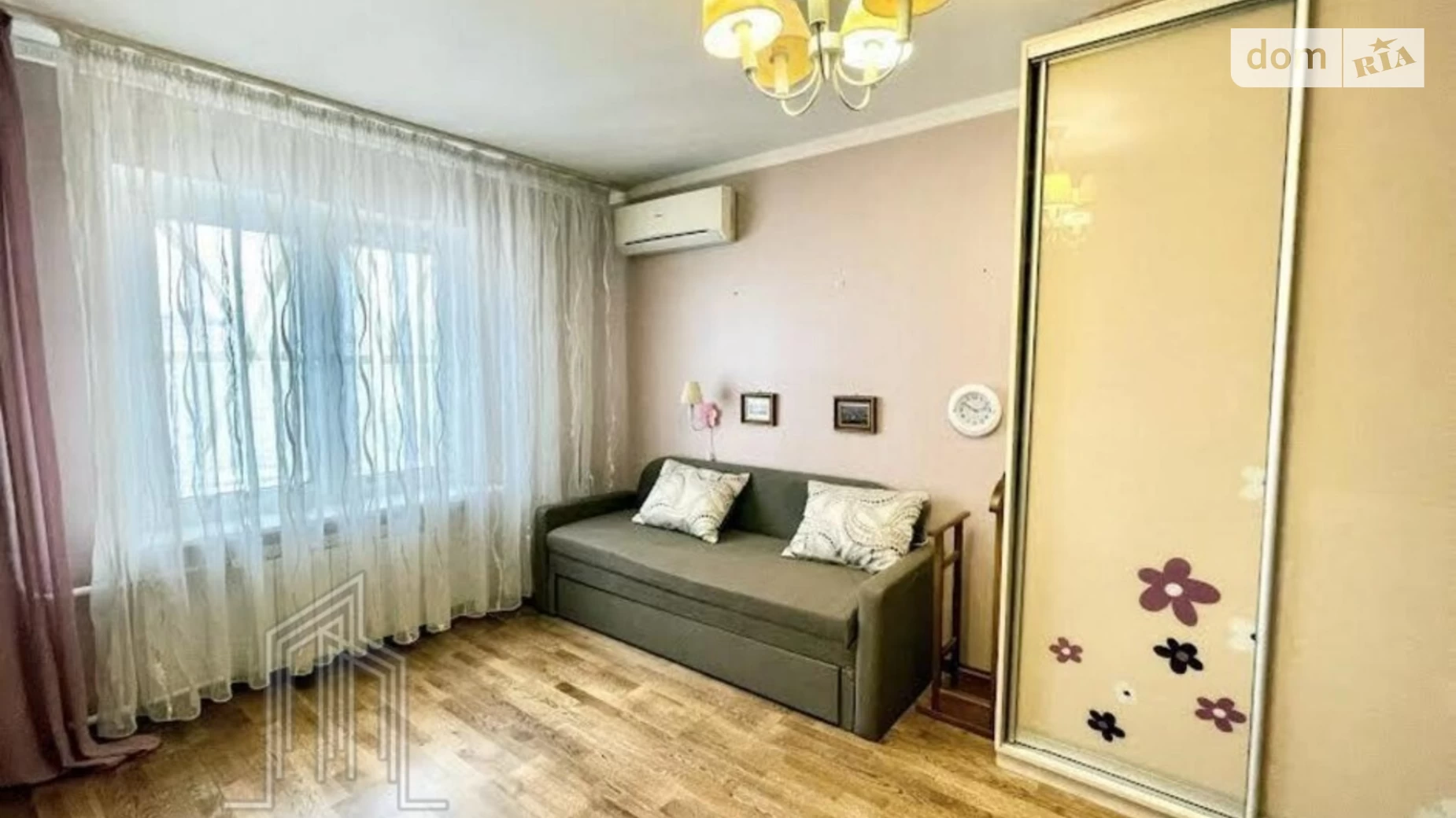 Продается 3-комнатная квартира 96 кв. м в Киеве, просп. Петра Григоренко, 28А