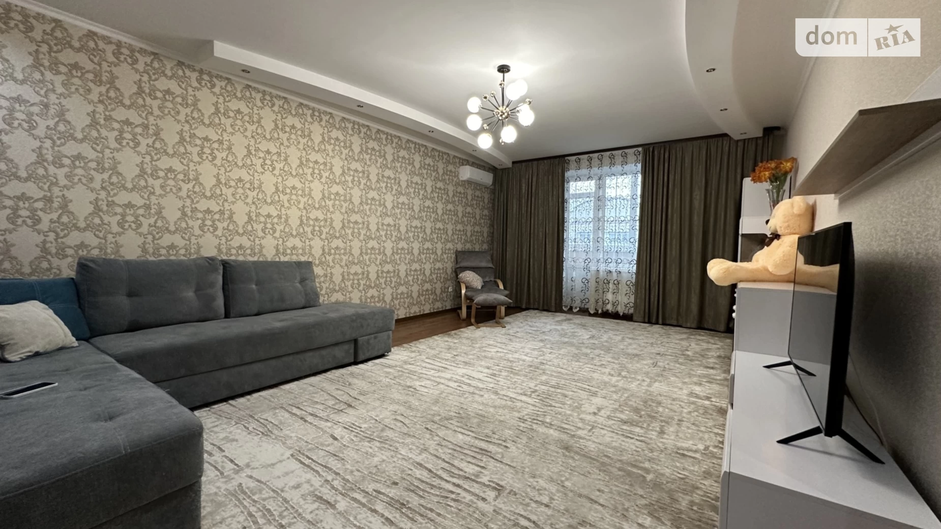 Продается 3-комнатная квартира 124.1 кв. м в Кременчуге