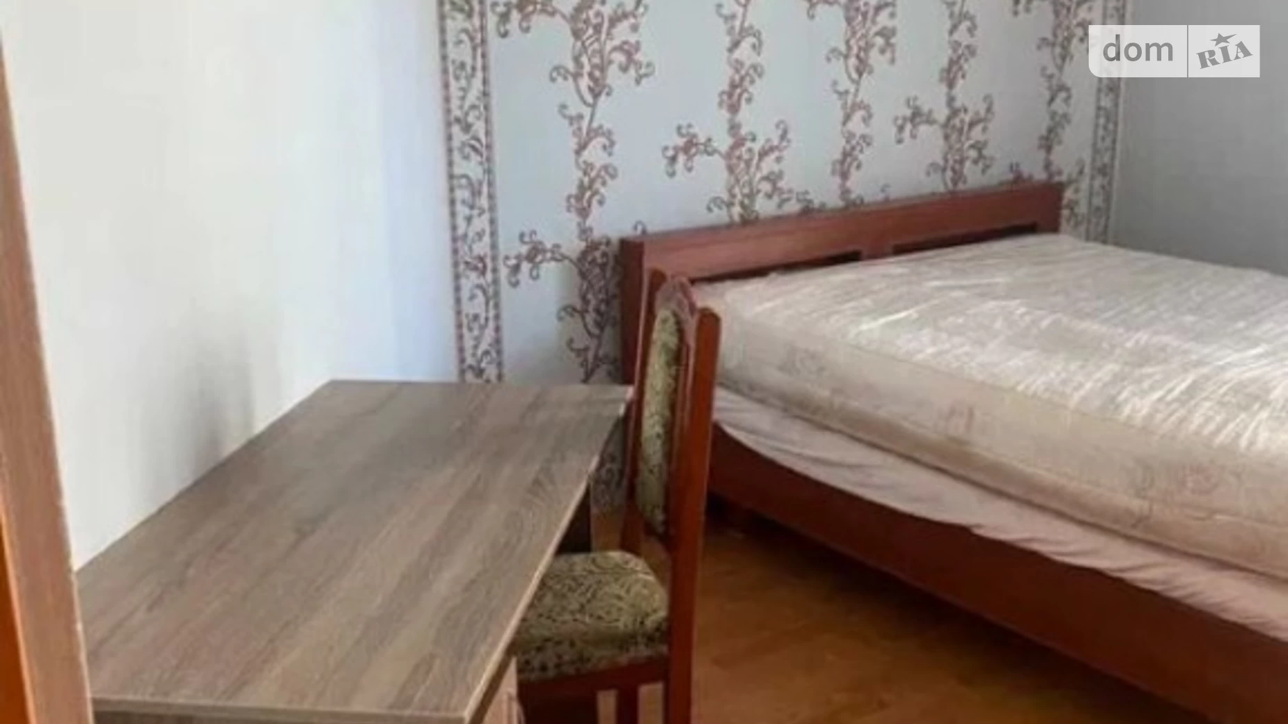 Продається 2-кімнатна квартира 75 кв. м у Немішаєве, вул. Заводська