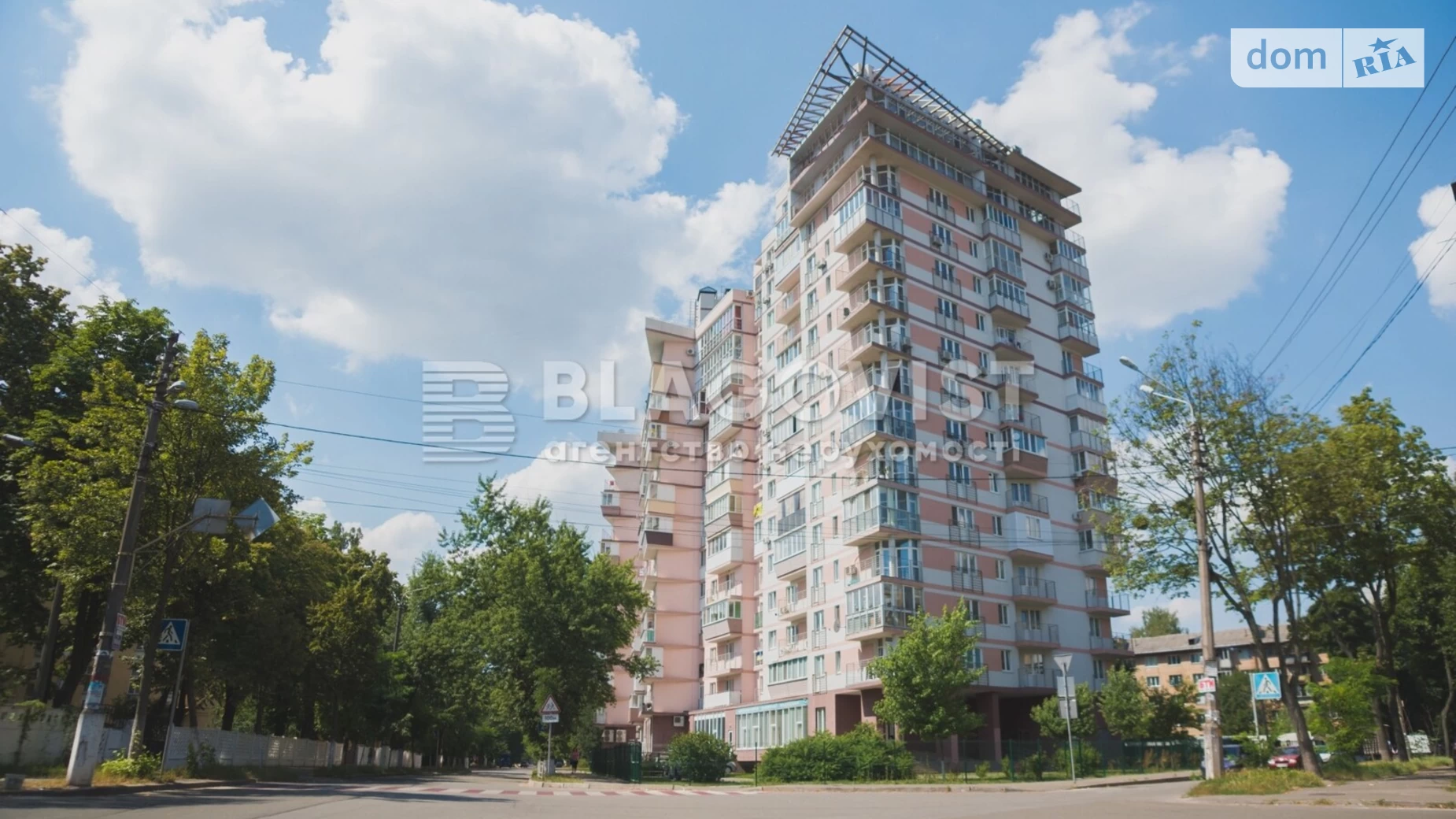 Продается 3-комнатная квартира 209 кв. м в Киеве, ул. Януша Корчака, 27