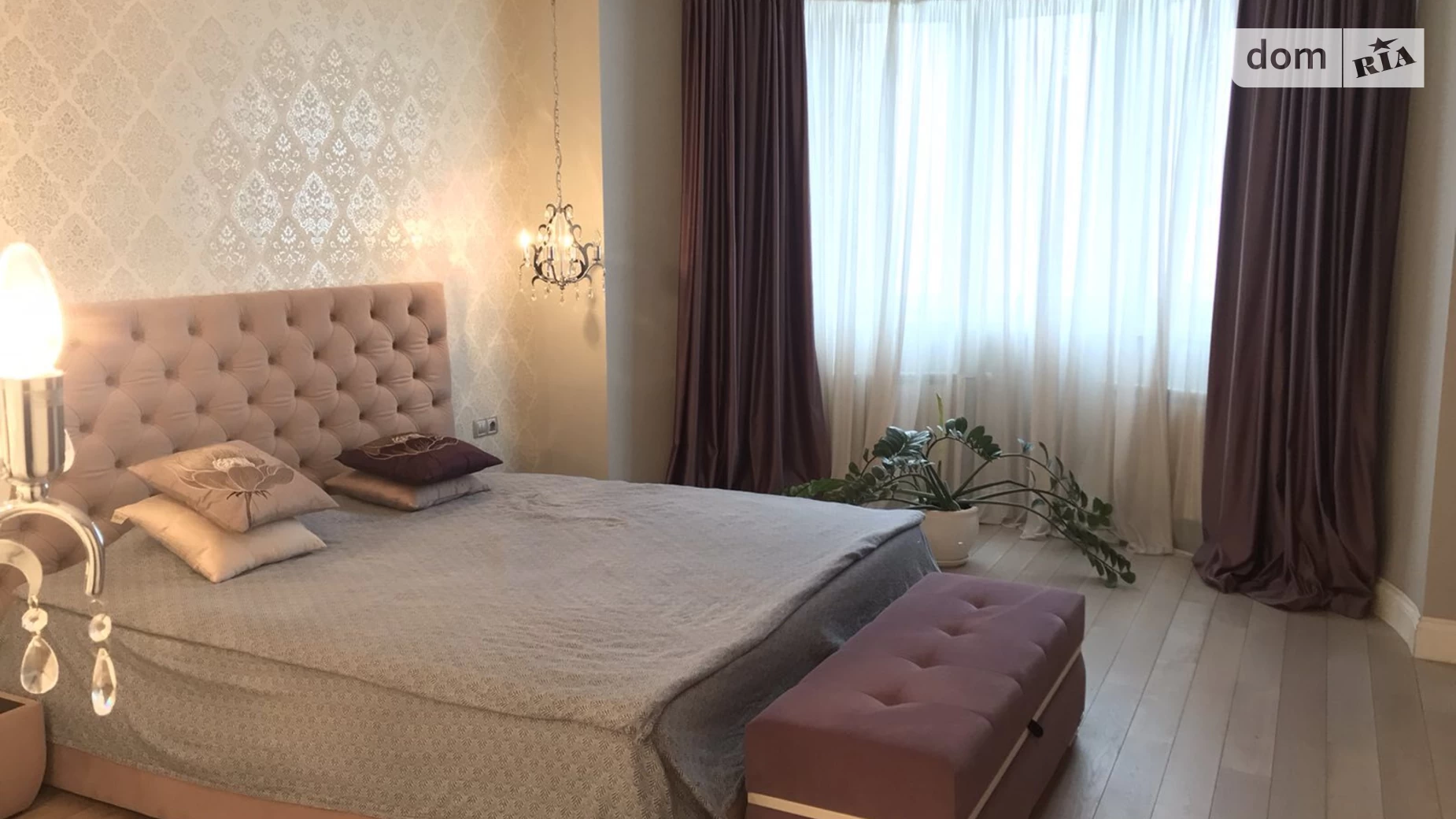 Продается 3-комнатная квартира 150 кв. м в Киеве, ул. Чавдар Елизаветы, 2