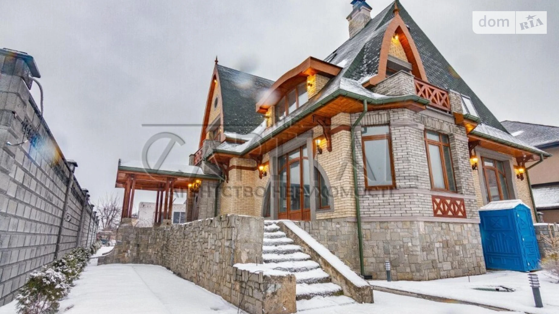Продается дом на 2 этажа 298 кв. м с бассейном, цена: 385000 $ - фото 2