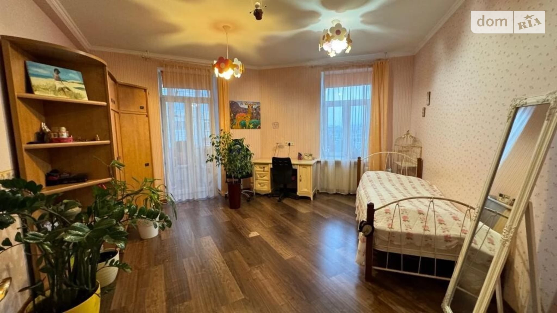 Продается 3-комнатная квартира 110 кв. м в Киеве, ул. Сырецкая, 38