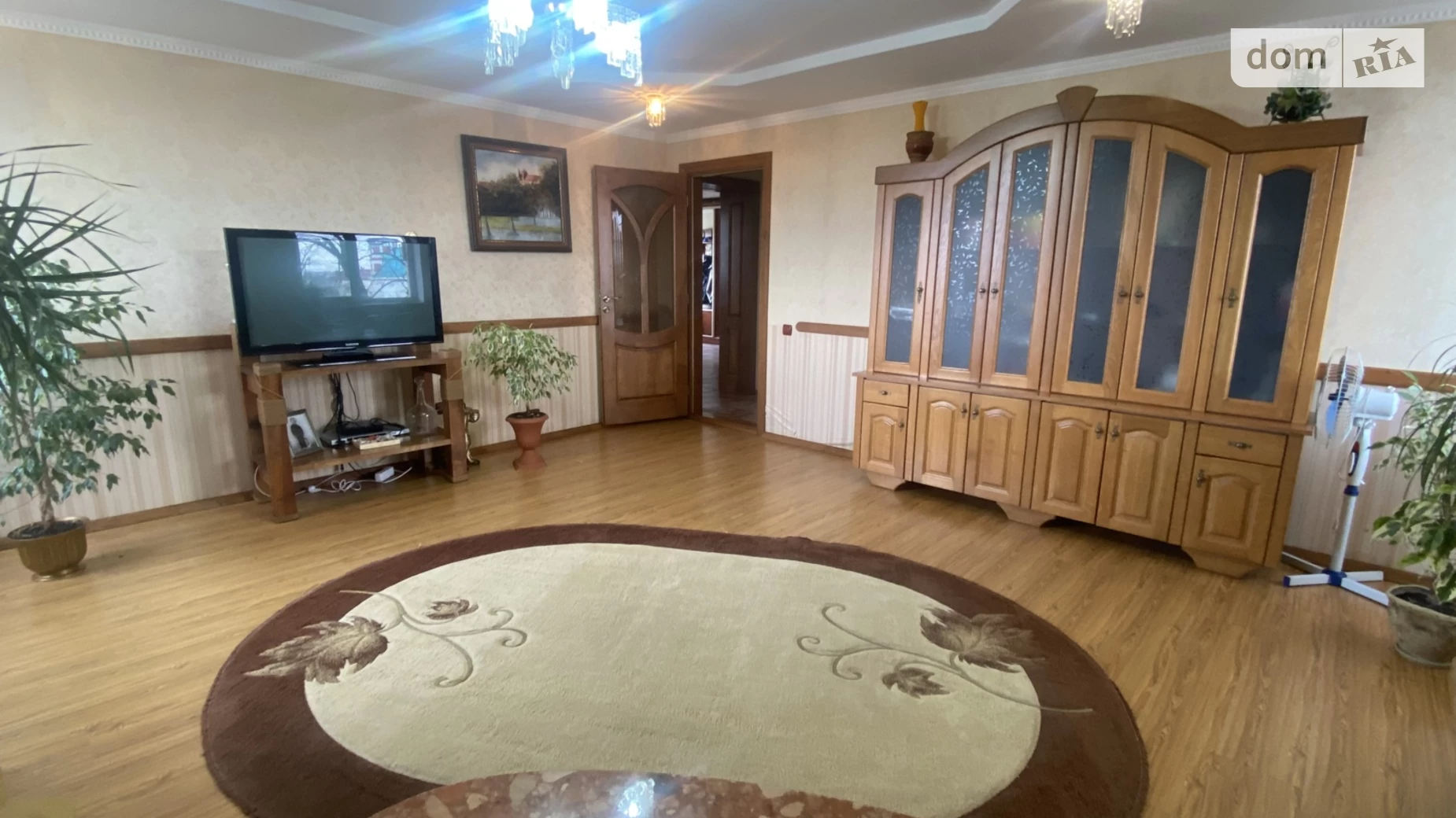 Продается 4-комнатная квартира 135 кв. м в Минае, ул. Борканюка