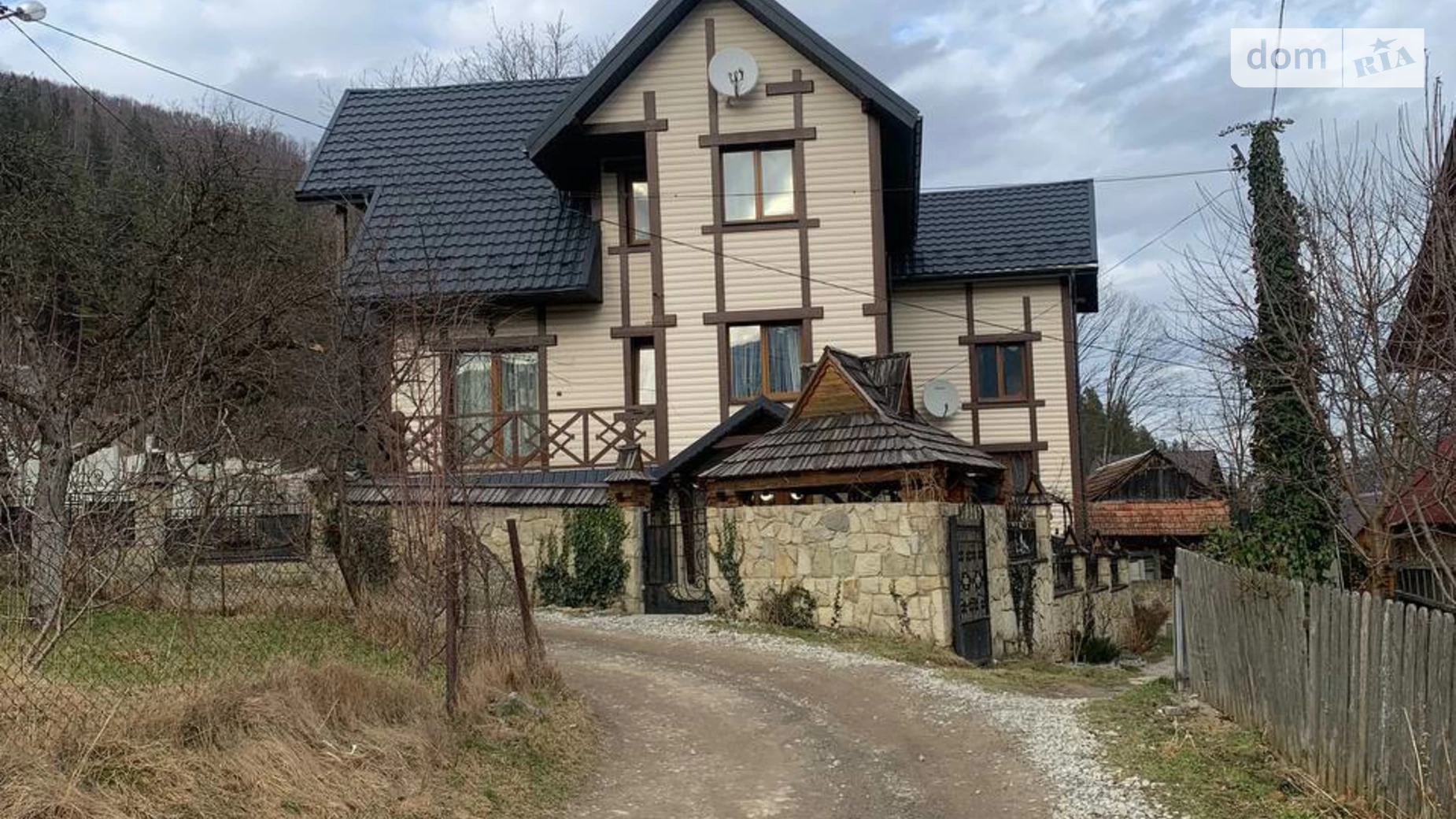 Продается дом на 3 этажа 300 кв. м с мебелью, цена: 300000 $ - фото 2