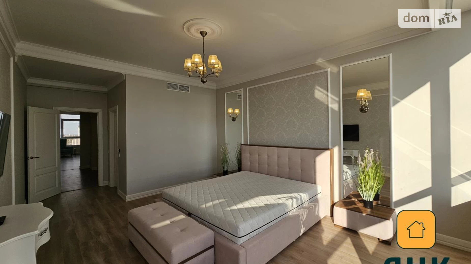 Продається 3-кімнатна квартира 130 кв. м у Одесі