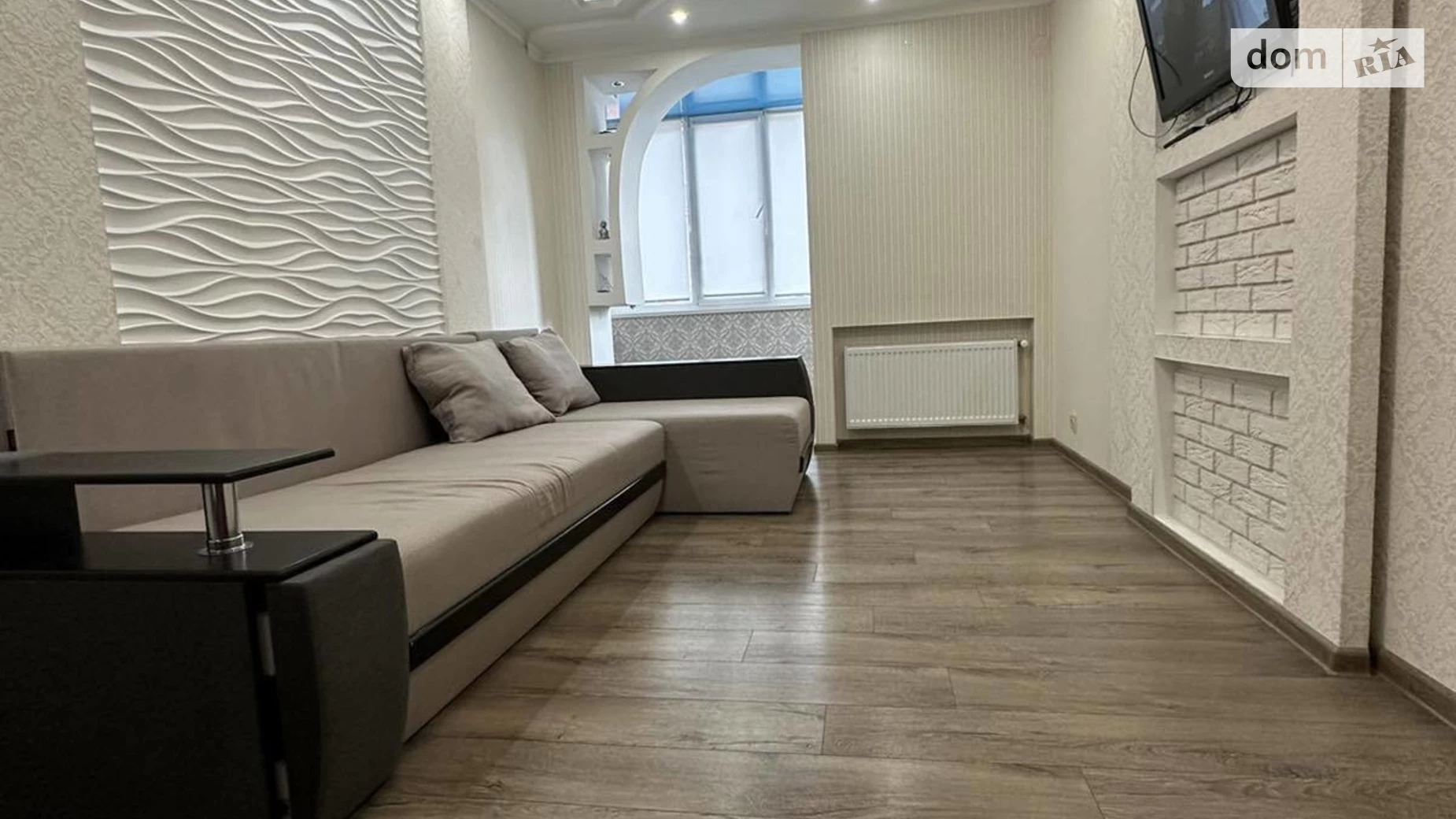 Продається 1-кімнатна квартира 42.2 кв. м у Вінниці, вул. Князів Коріатовичів